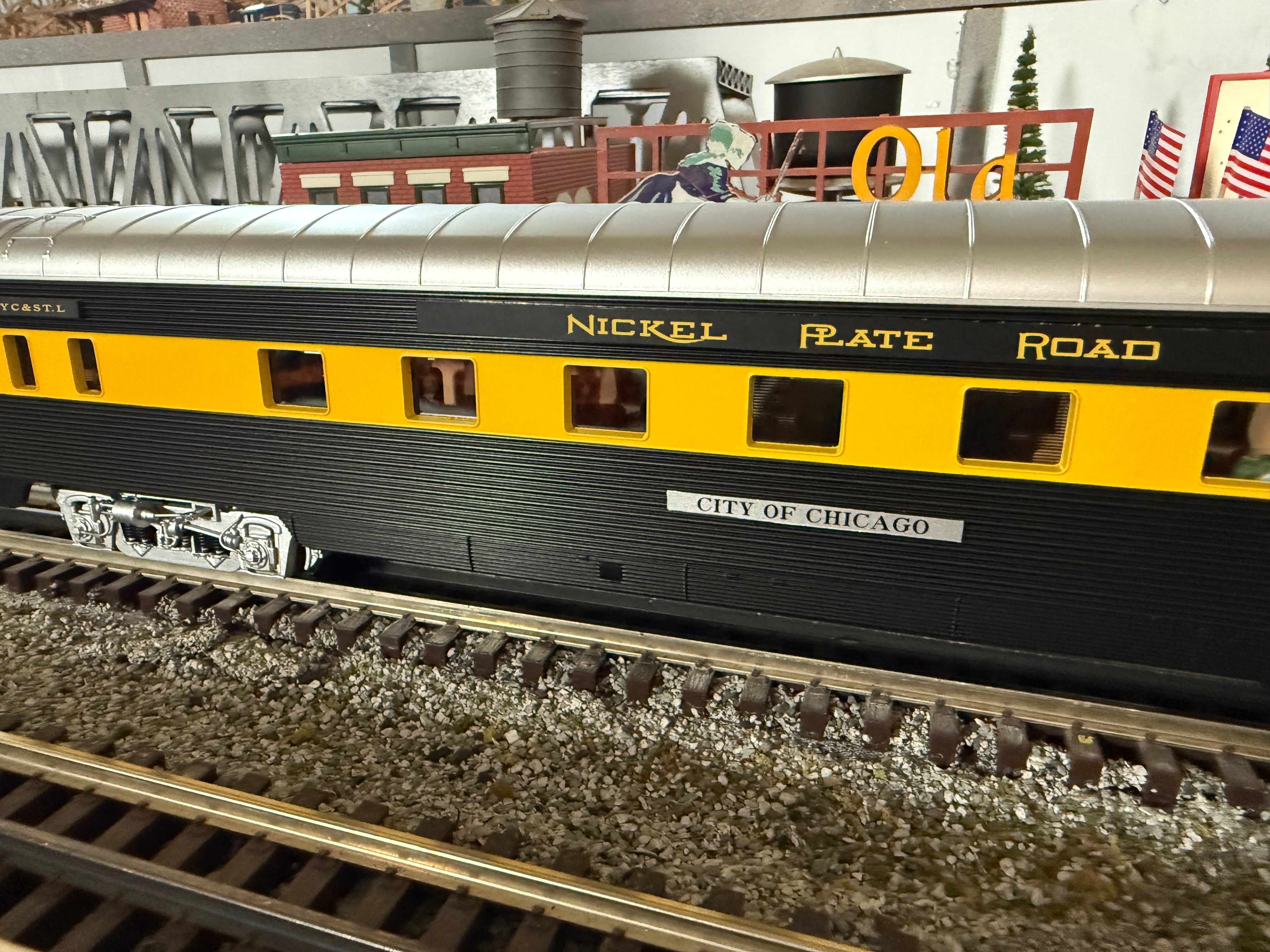 MTH/Atlas - Alco PA A #213A Sleeper Passenger Set "Nickel Plate Road" (Black & Gold) - Custom Run for MrMuffin'sTrains