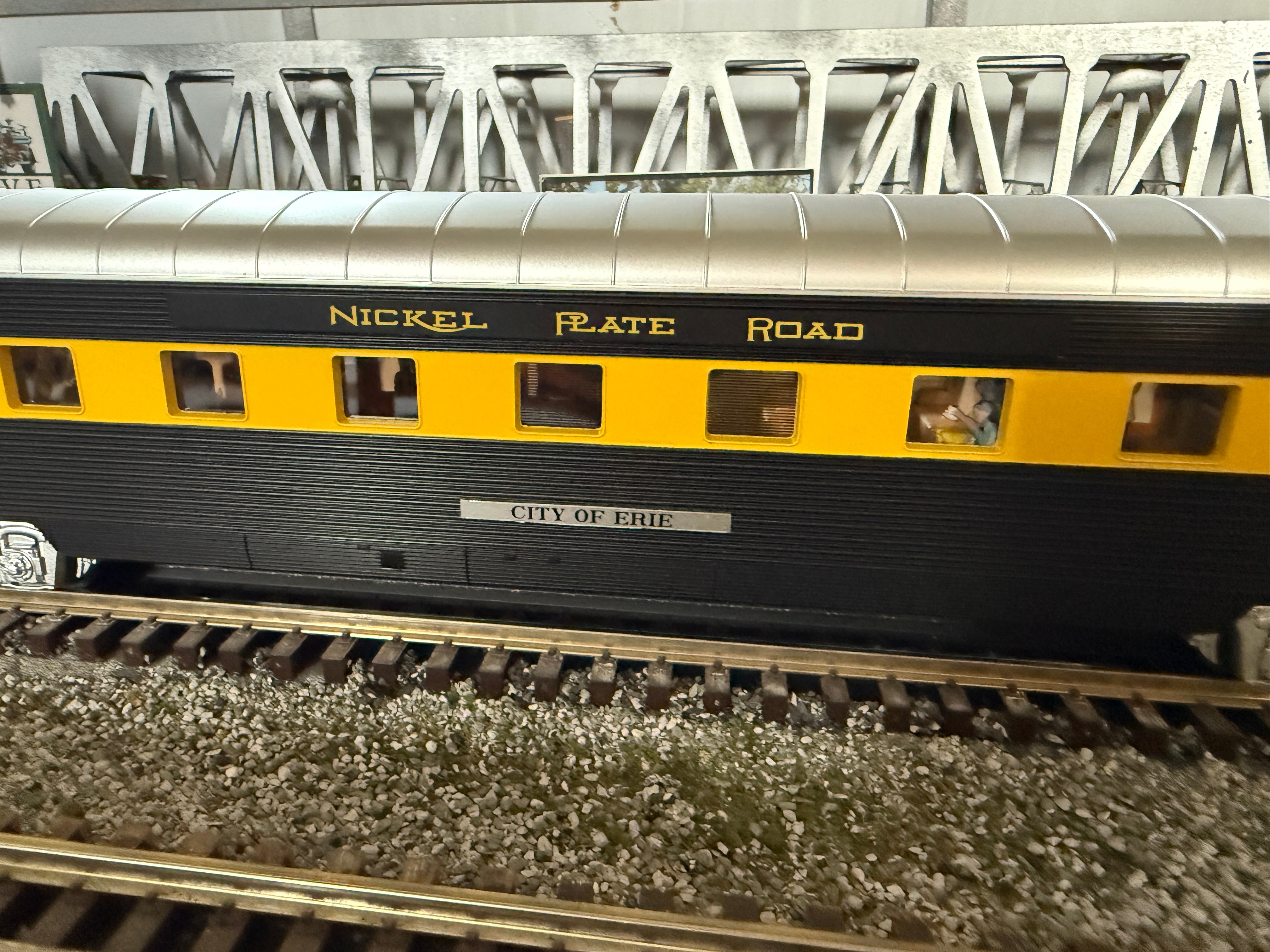 MTH/Atlas - Alco PA A #213A Sleeper Passenger Set "Nickel Plate Road" (Black & Gold) - Custom Run for MrMuffin'sTrains
