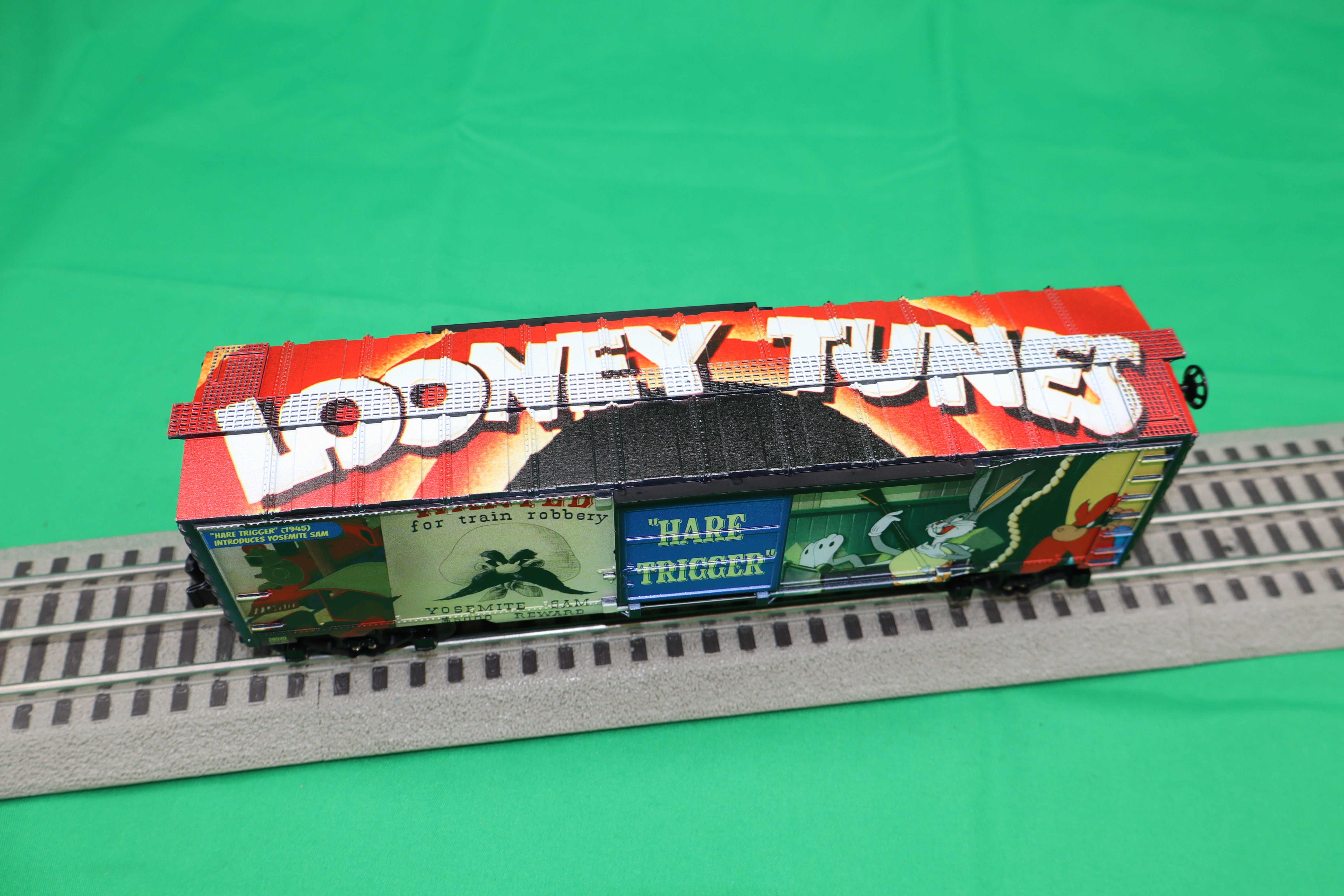 Lionel 2438030 - Looney Tunes - Boxcar "Hare Trigger" #1