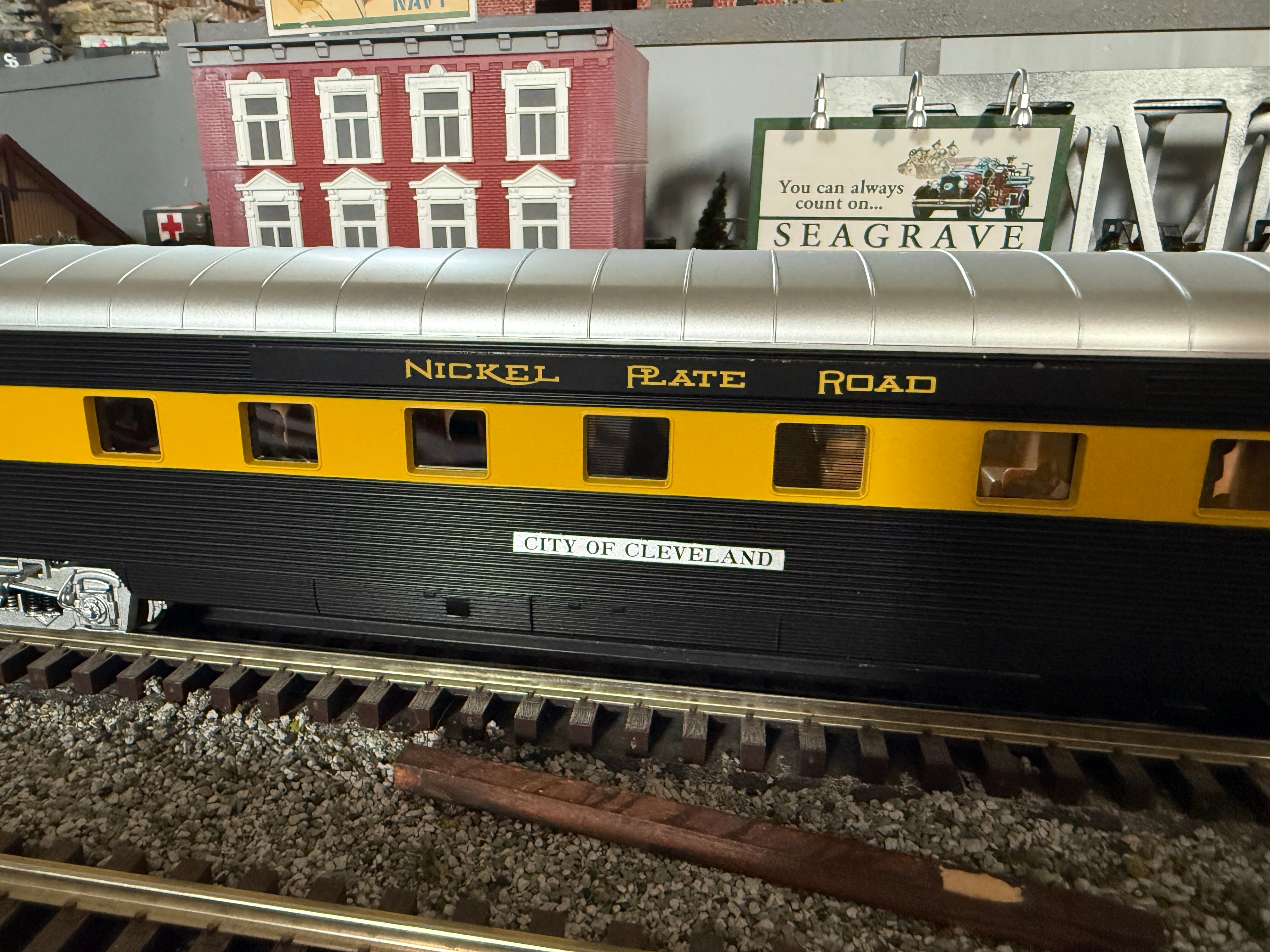 MTH/Atlas - Alco PA A #213A Sleeper Passenger Set "Nickel Plate Road" (Black & Gold) - Custom Run for MrMuffin'sTrains