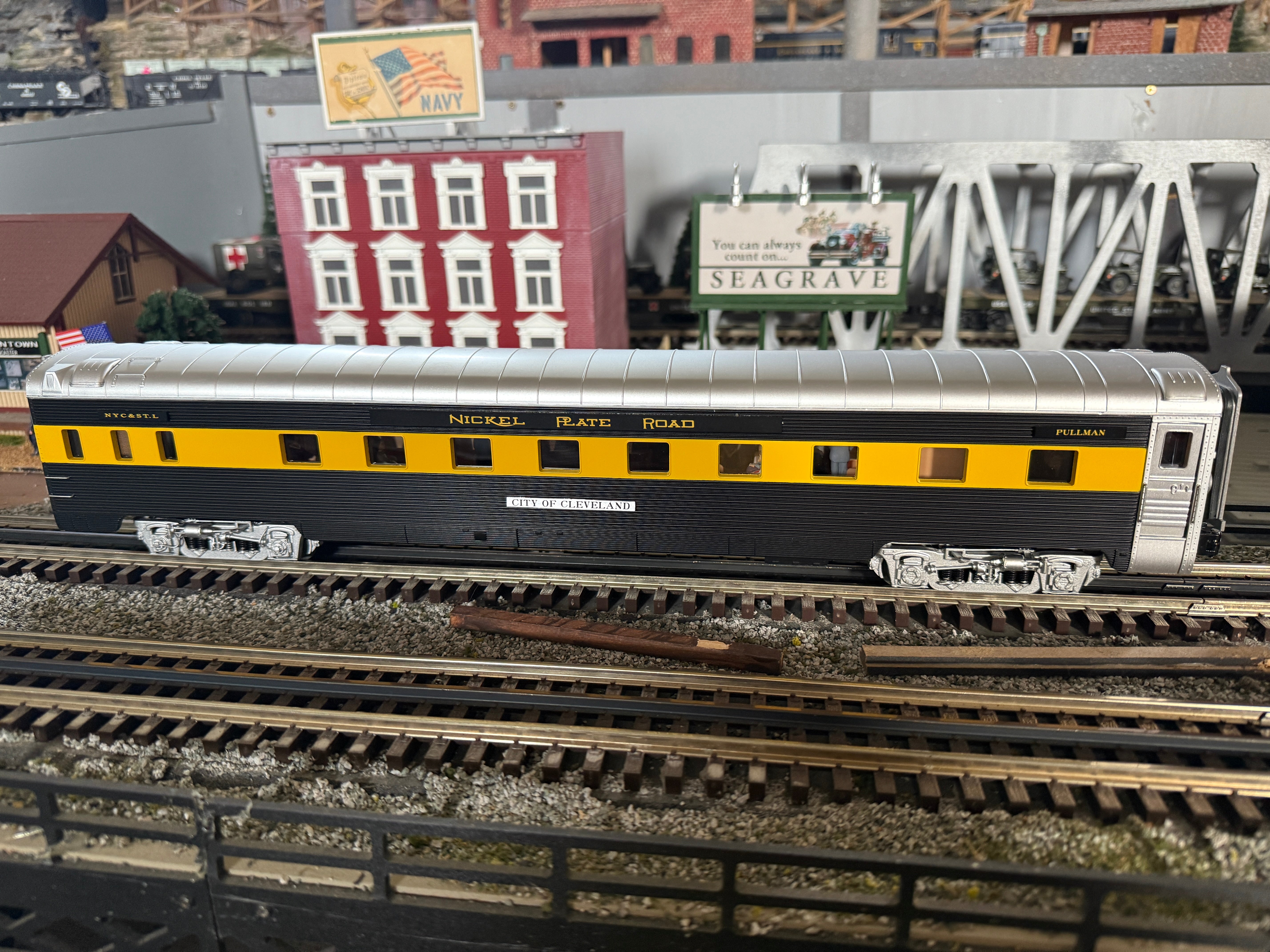 MTH/Atlas - Alco PA A #213C Sleeper Passenger Set "Nickel Plate Road" (Black & Gold) - Custom Run for MrMuffin'sTrains
