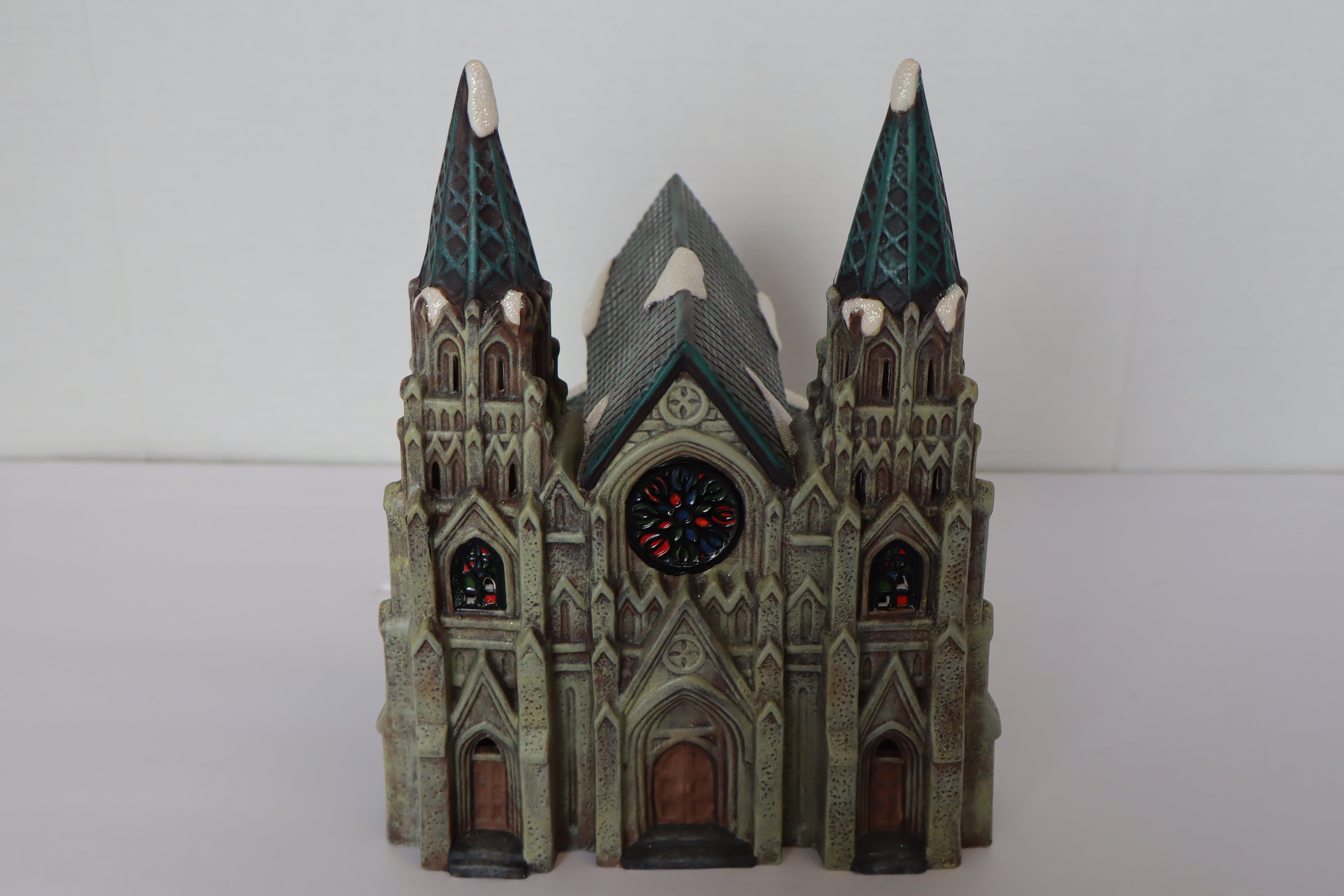 Wal-Mart 10" Heartland Valley Village Porcelain Church-Second hand-M7895