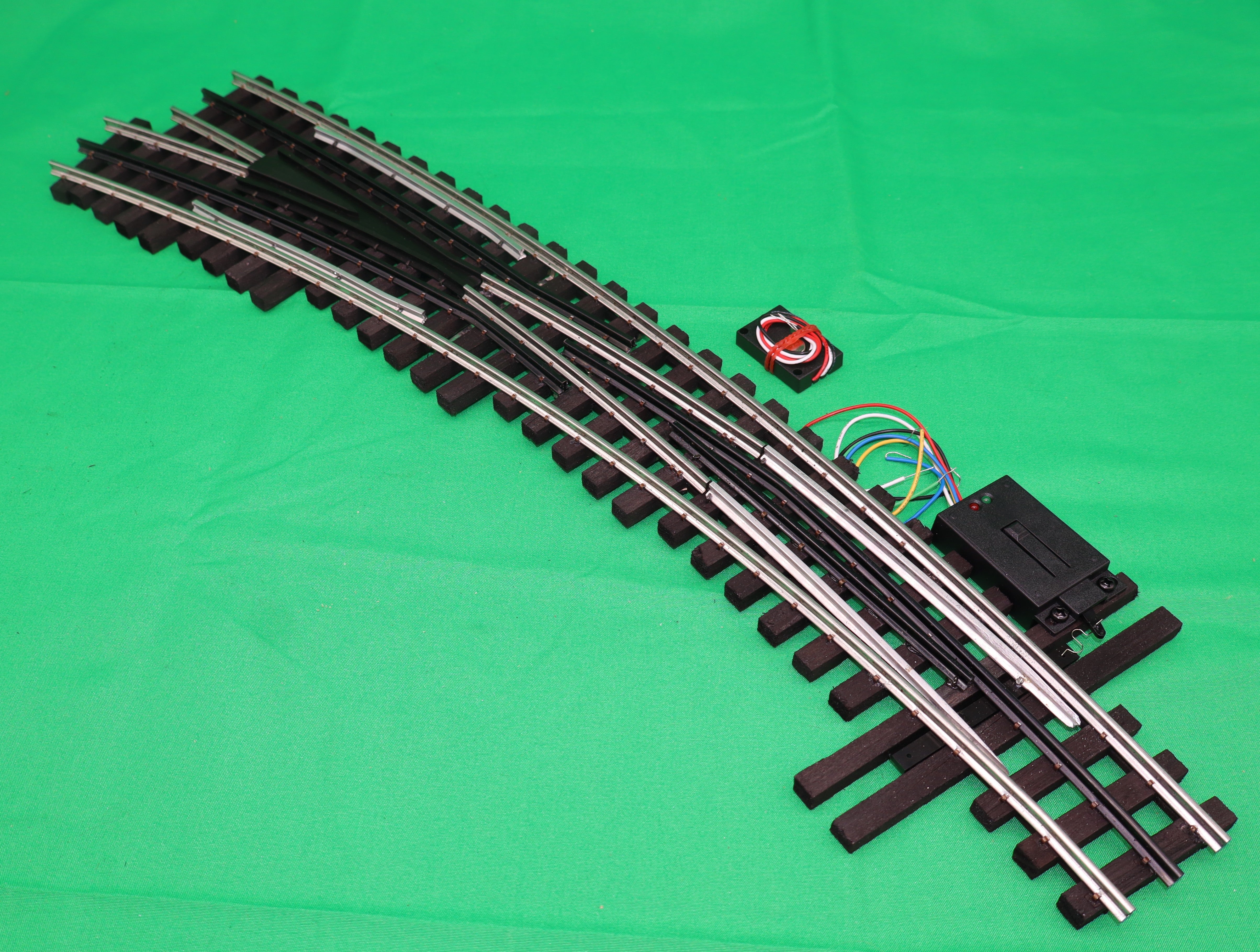 Ross Custom Switches #231M25 - Premiere Line - #6 096-072 Curved Switch Track (Left) w/ Dz2500