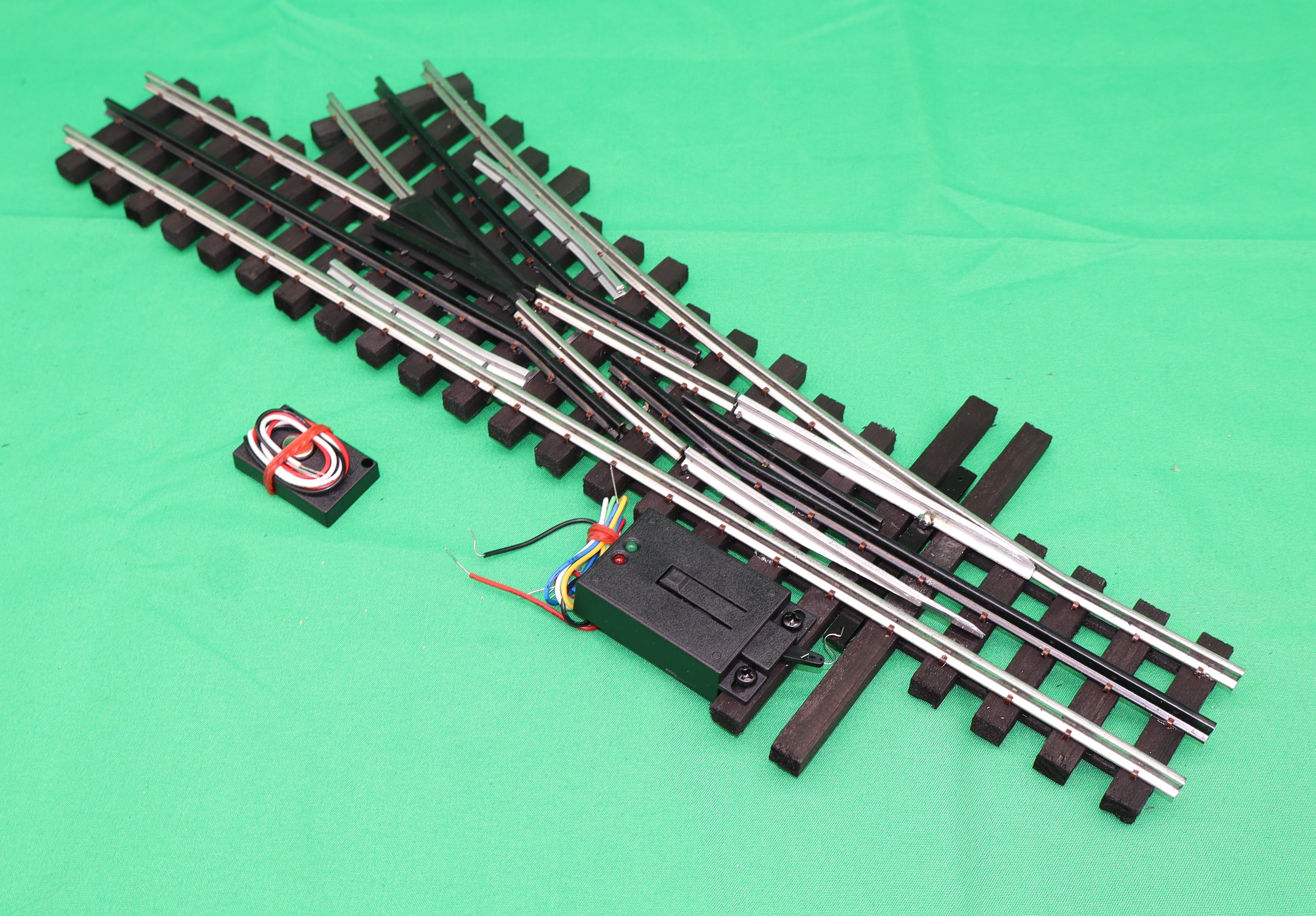 Ross Custom Switches #120M25 - Super Line - 064 Switch Track (Right Hand) w/ Dz2500