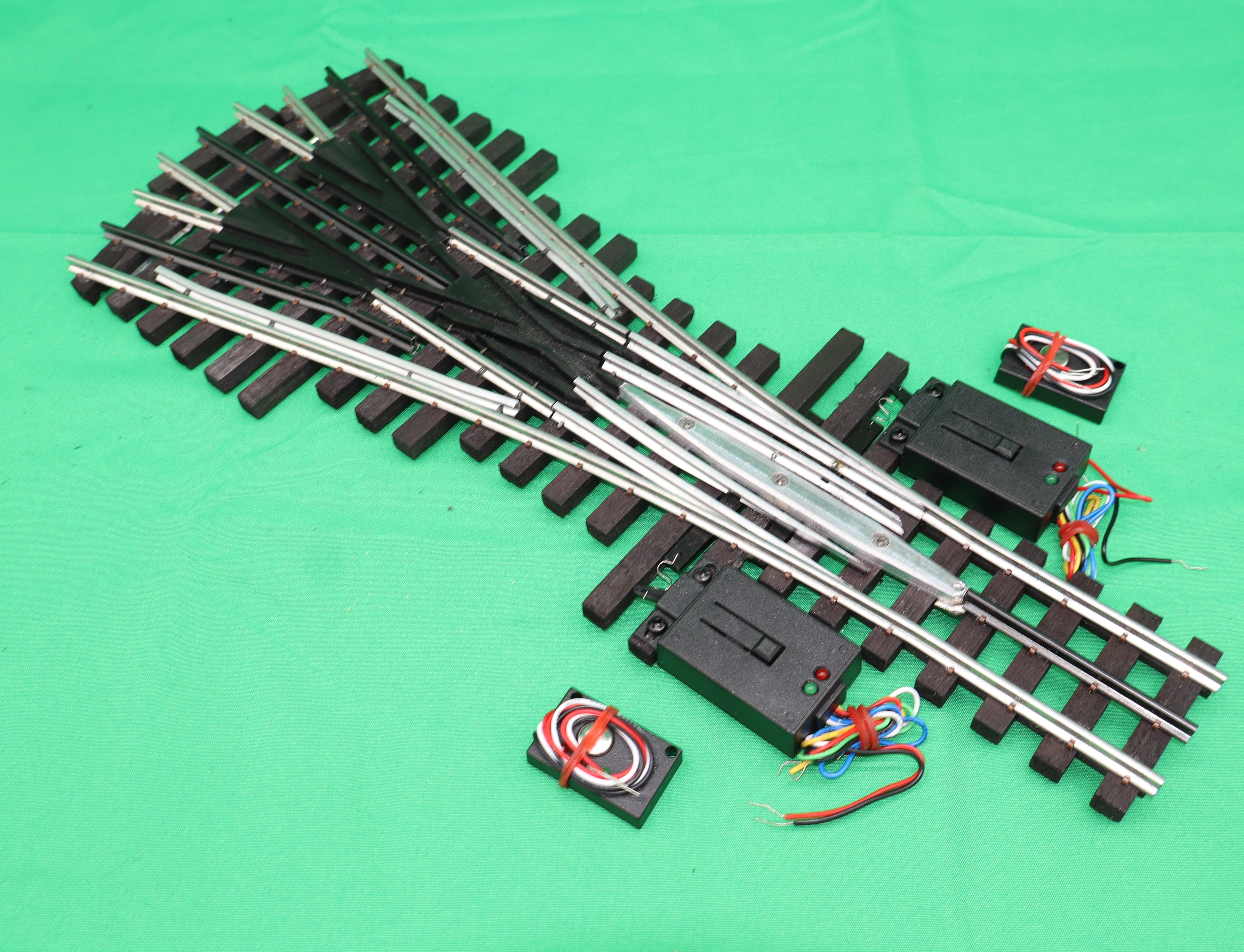 Ross Custom Switches #204M25 - Premiere Line - #4 Three Way Switch Track w/ Dz2500