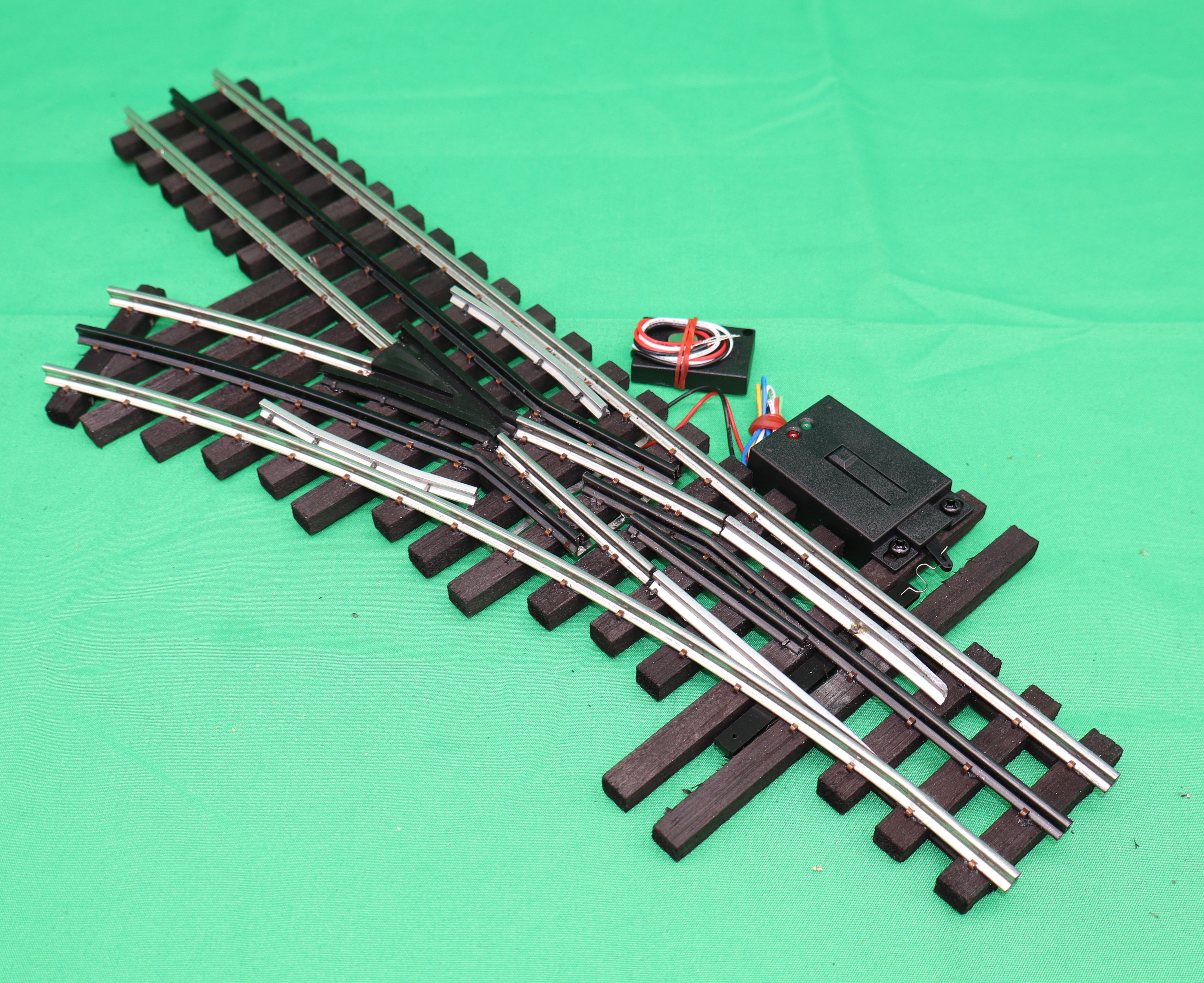 Ross Custom Switches #111M25 - Super Line - O42 Switch Track (Left Hand) w/ Dz2500