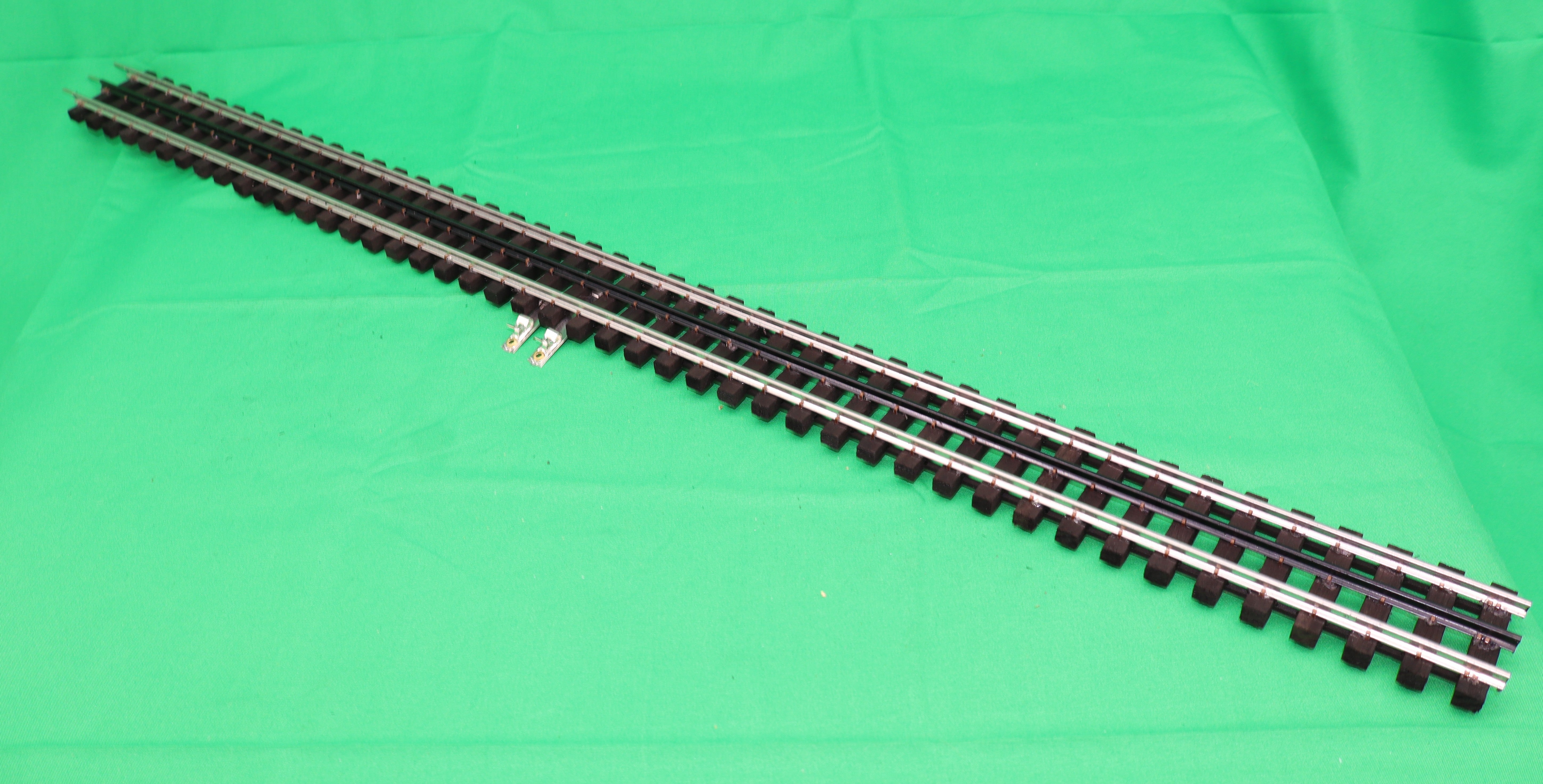 Ross Custom Switches #020LP - 29" Long Straight Track w/ Power Clips