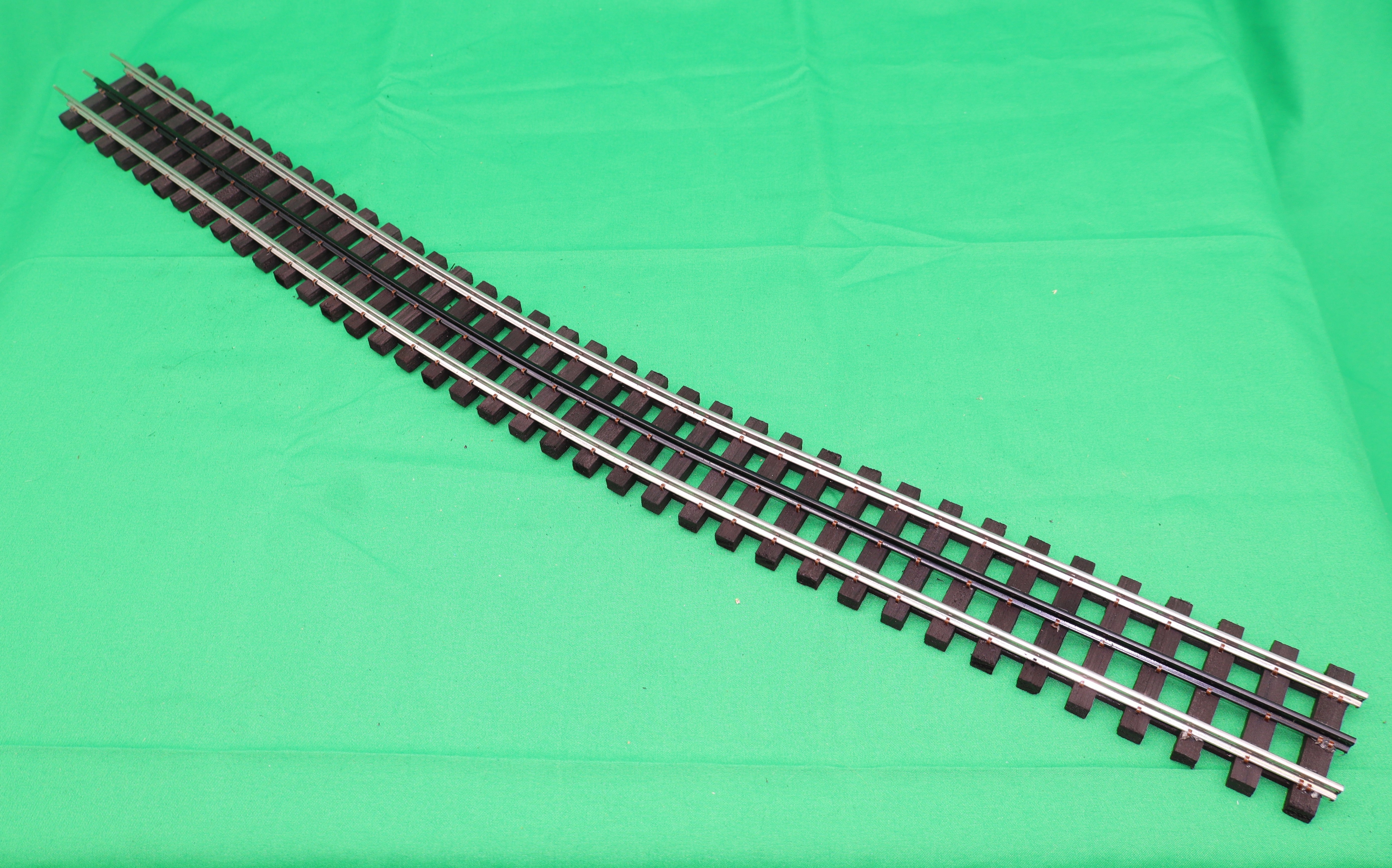 Ross Custom Switches #TR45 - 4.5" Center Return Curve Track