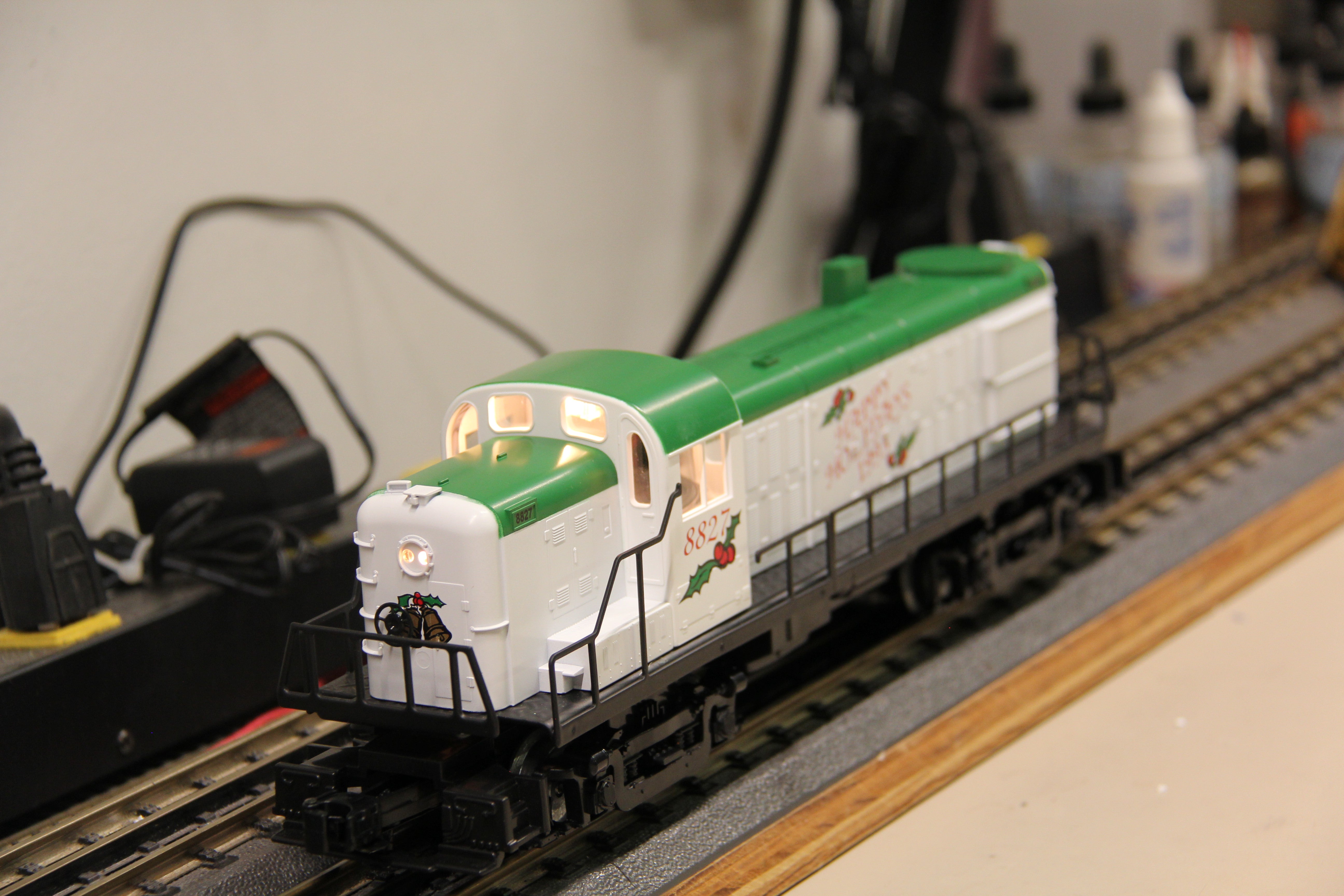 Lionel 6-18827 Christmas RS-3 Diesel Engine-Second hand-M6417