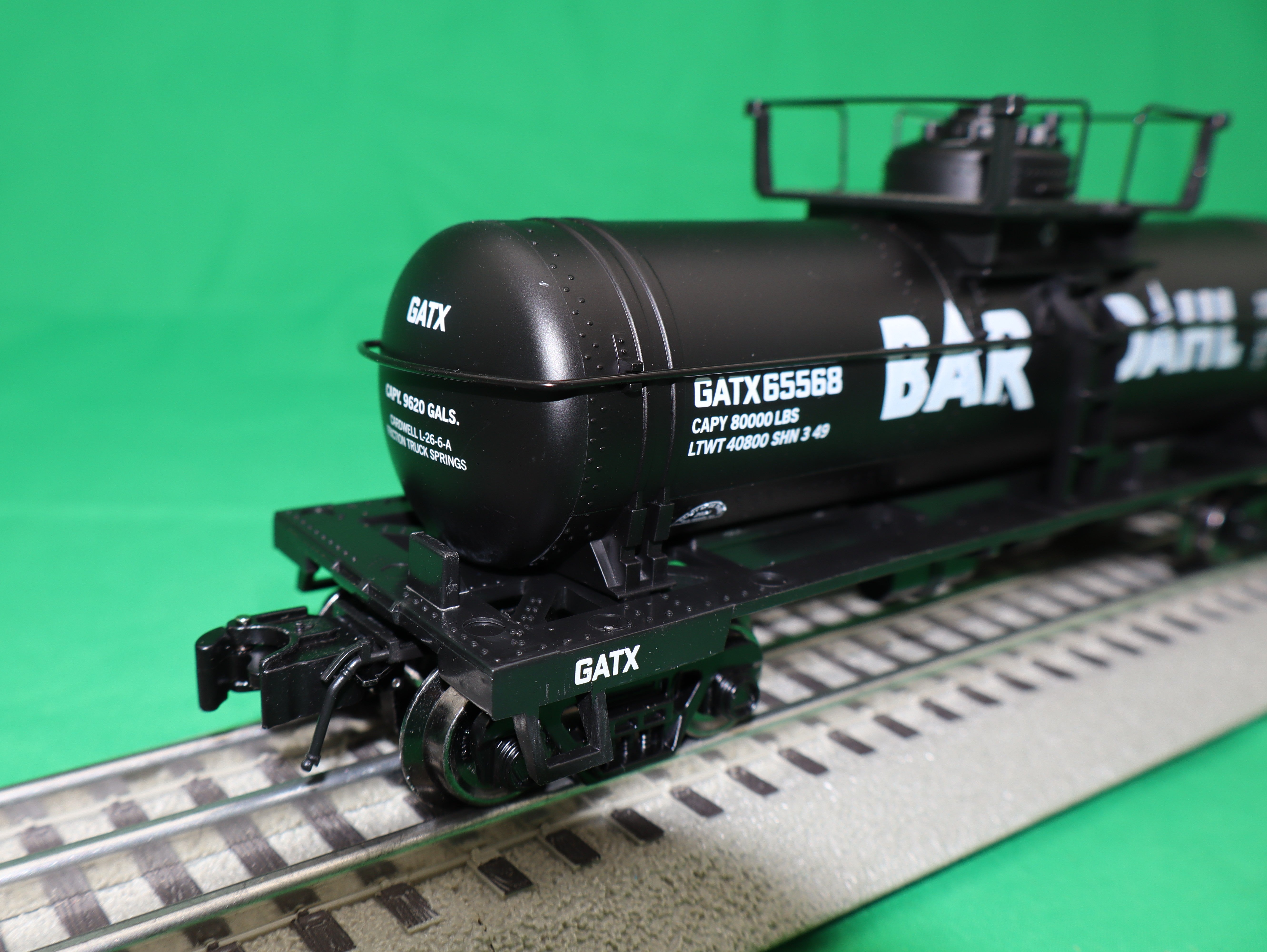 Ready Made Trains RMT-96899-157 - 8000 Gallon Single Dome Tank "Bardahl"