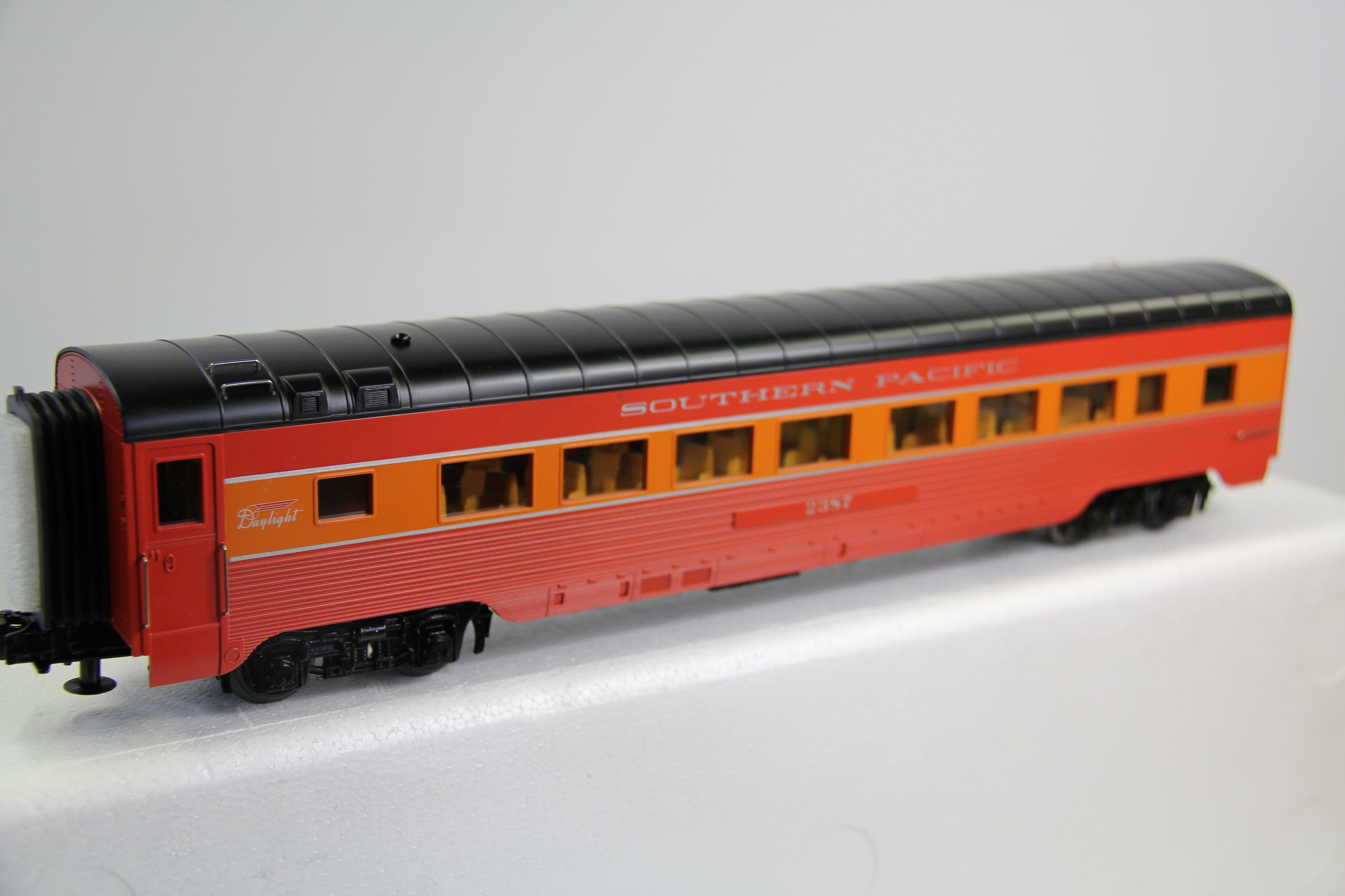 Rail King 30-67959 Southern Pacific 60' Streamlined Coach Car-Second hand-M4439