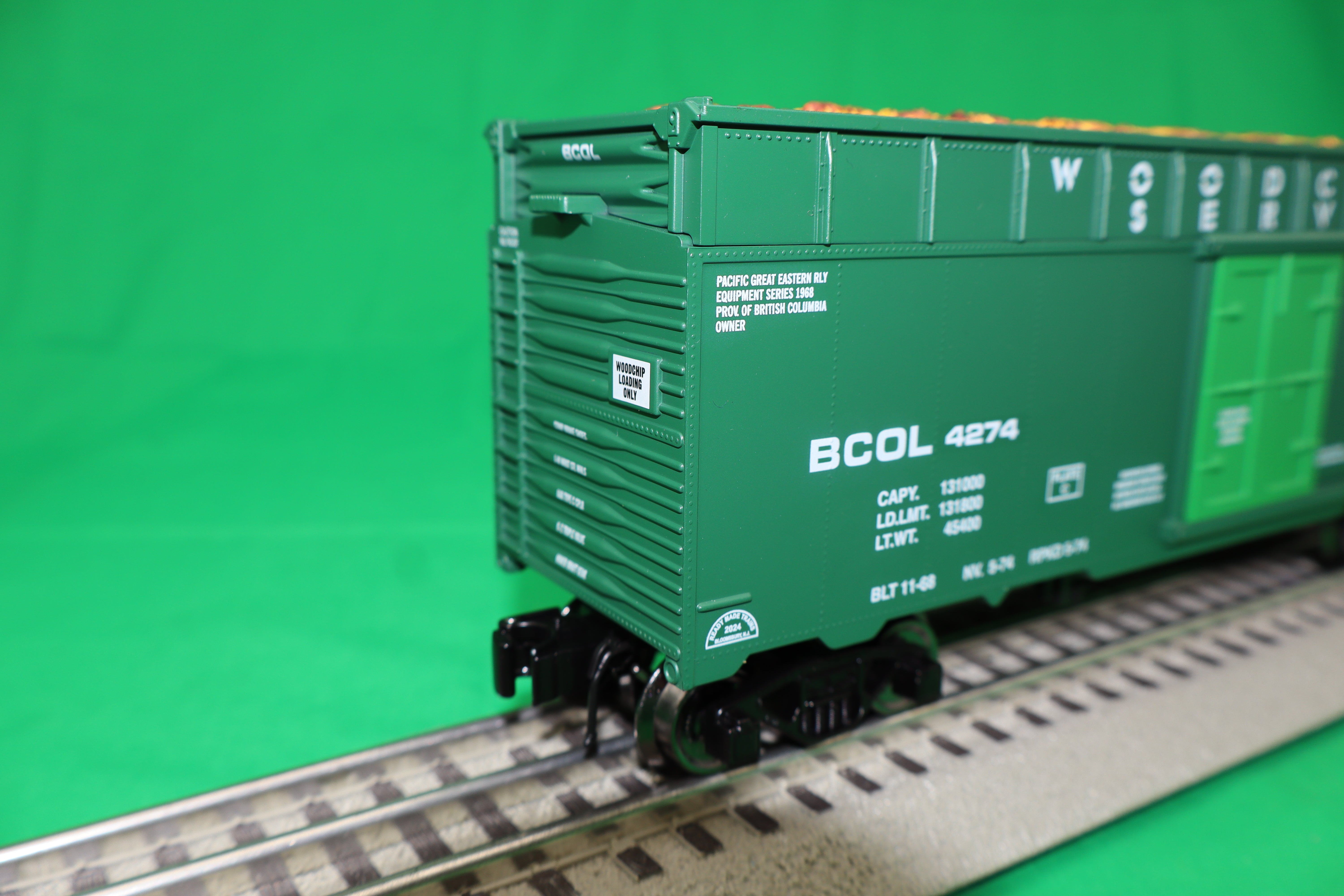 Ready Made Trains RMT-86499-07 - 40' Woodchip Car "British Columbia"