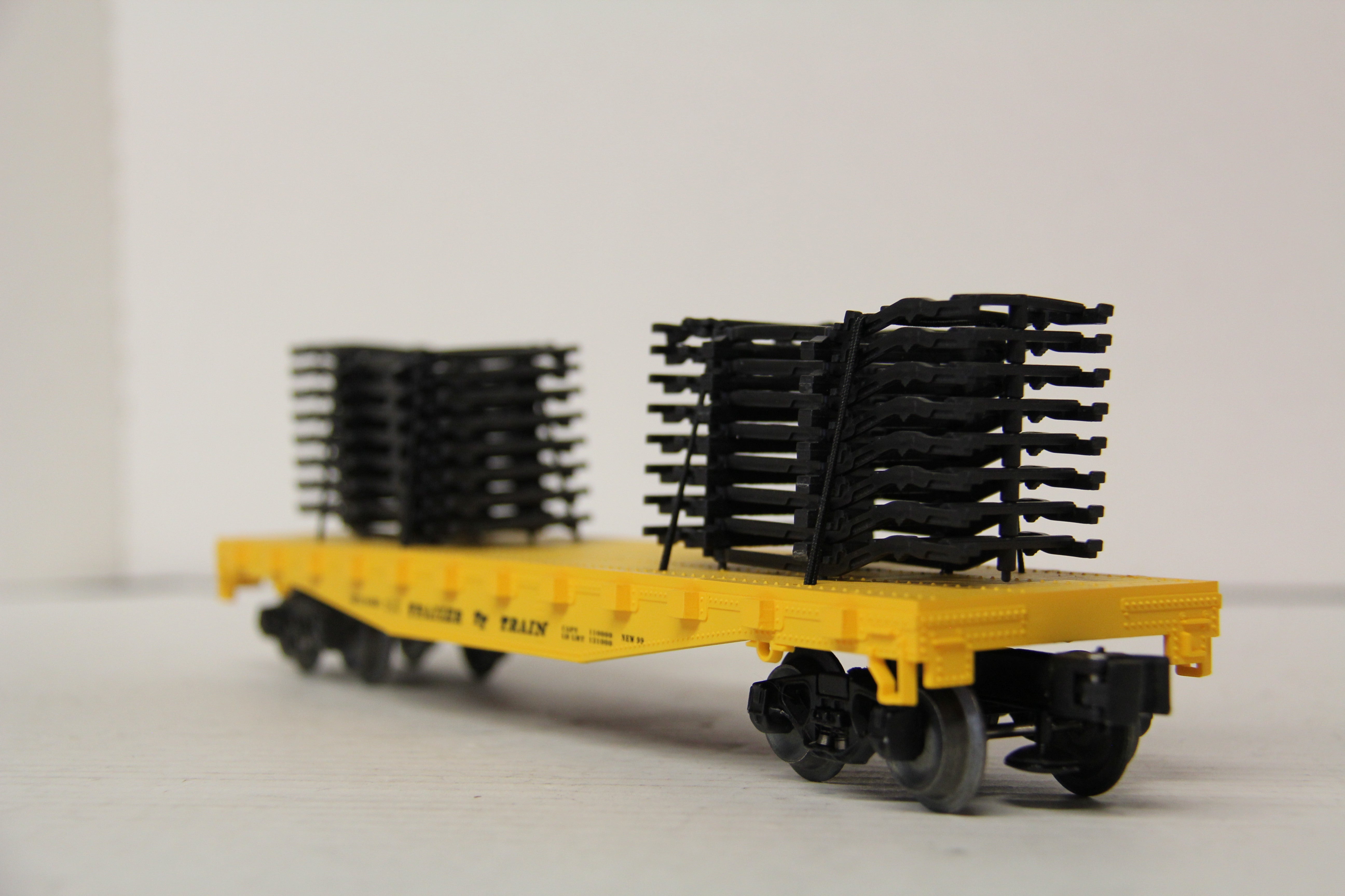 Lionel 6-36020 Trailer Train Flatcar w/ AutoFrames-Second hand-M6437