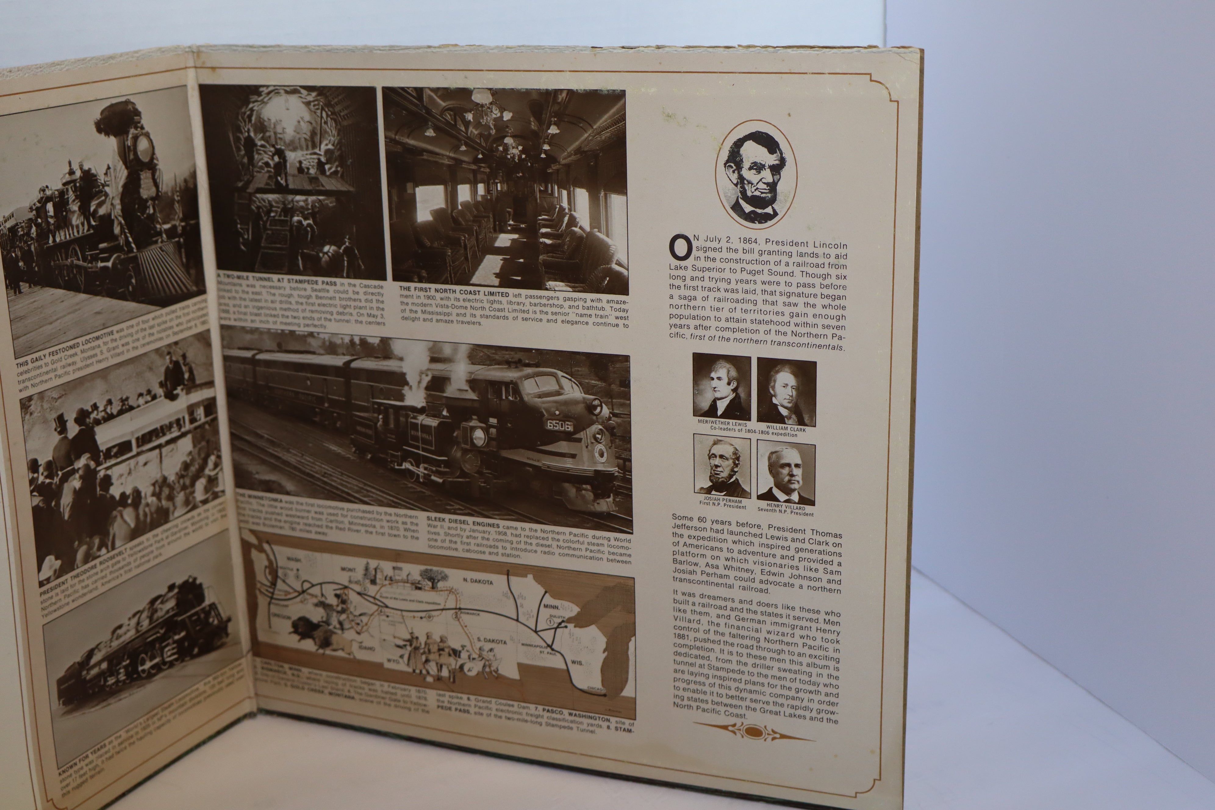 1964 A Thousand miles of Mountains Record-Narrated by Raymond Massey-Second hand-M7910