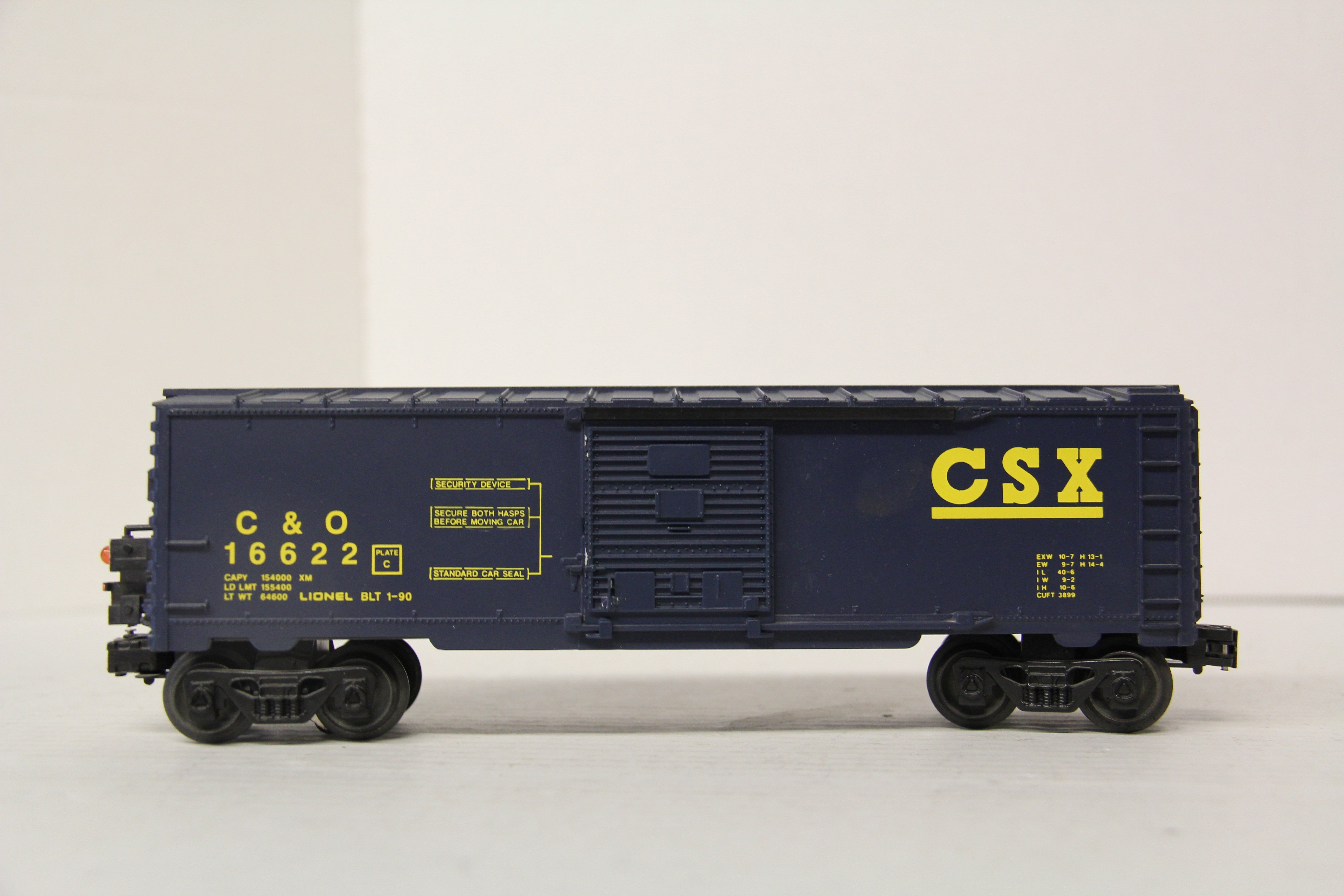 Lionel 6-16622 CSX Box Car with Red Flashing ETD-Second hand-M6441