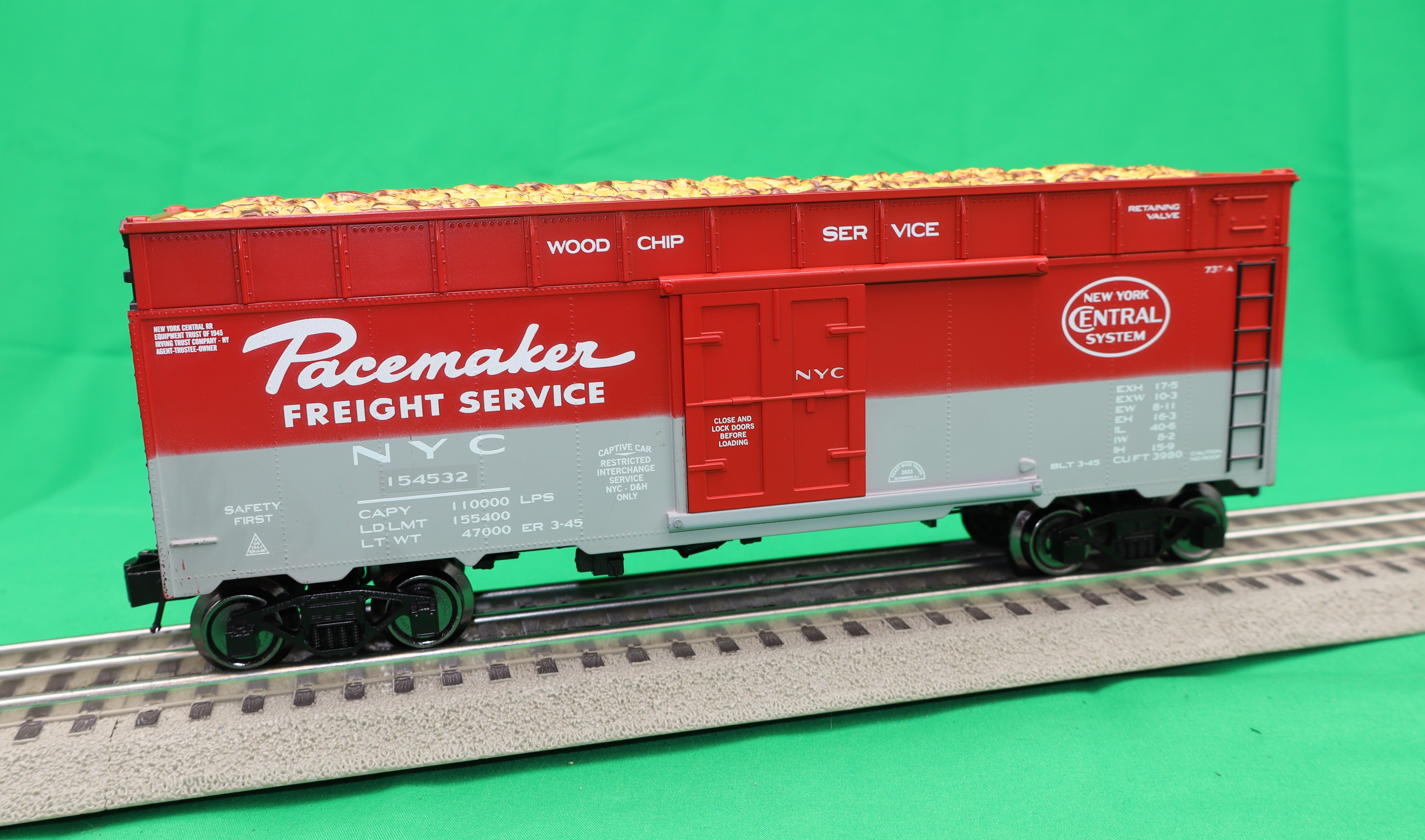 Ready Made Trains RMT-86421 - 40' Woodchip Car "New York Central" (Pacemaker)