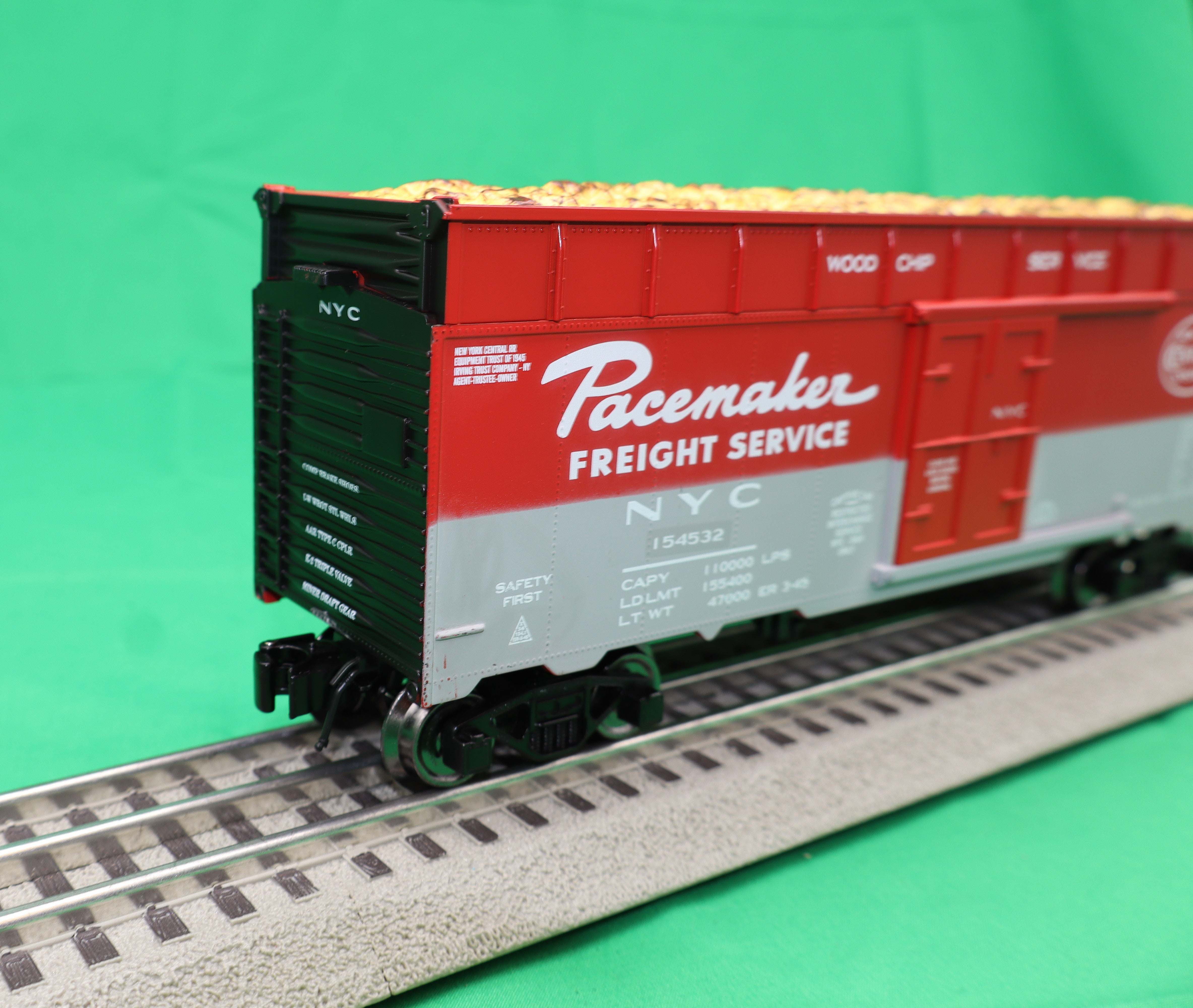 Ready Made Trains RMT-86421 - 40' Woodchip Car "New York Central" (Pacemaker)