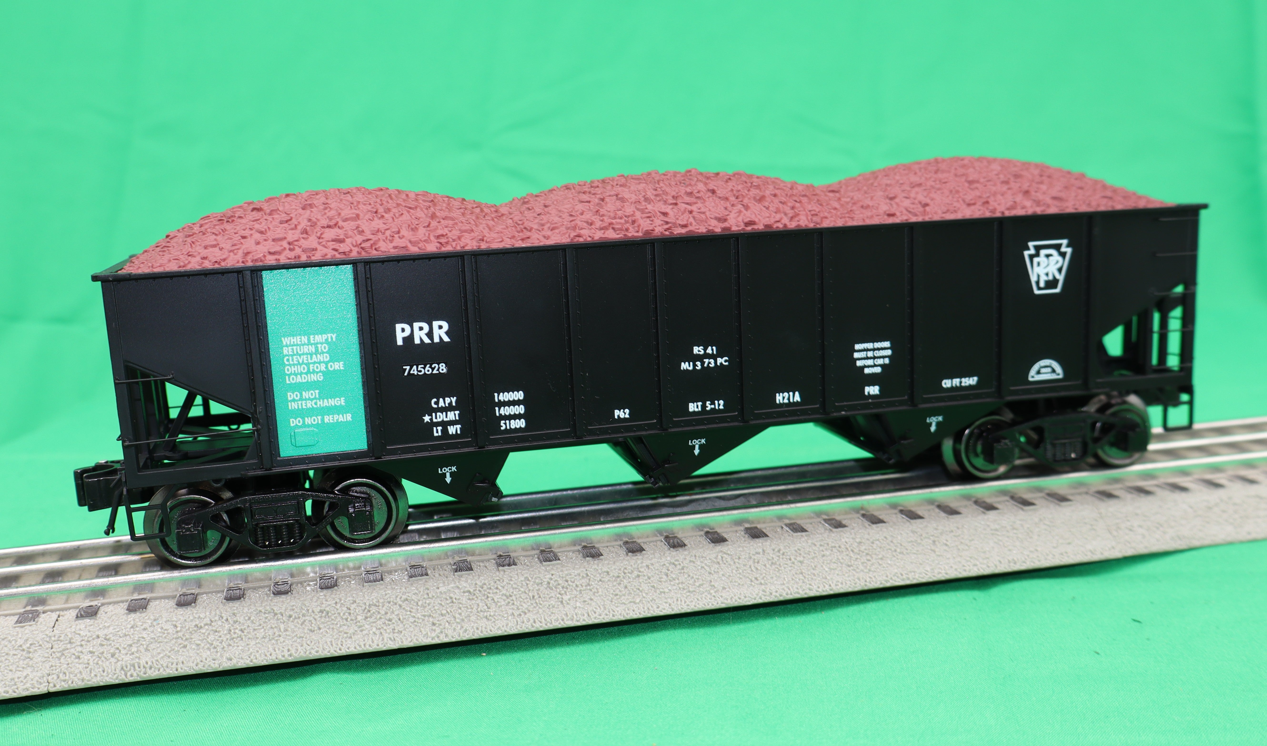 Ready Made Trains RMT-66215 - 70 Ton 3-Bay Coal Hopper Car "Pennsylvania" w/ Load (Ore Service)