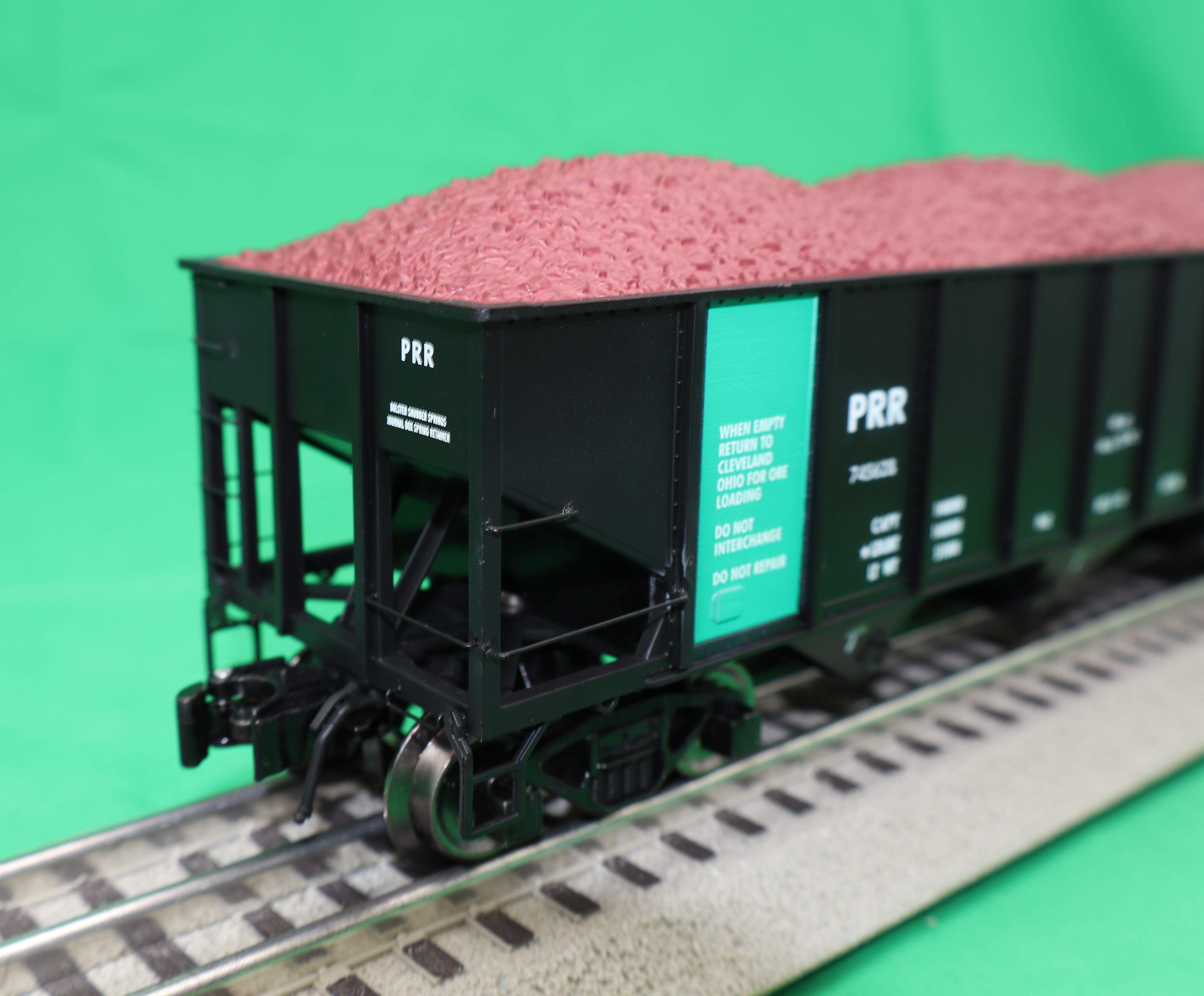 Ready Made Trains RMT-66215 - 70 Ton 3-Bay Coal Hopper Car "Pennsylvania" w/ Load (Ore Service)