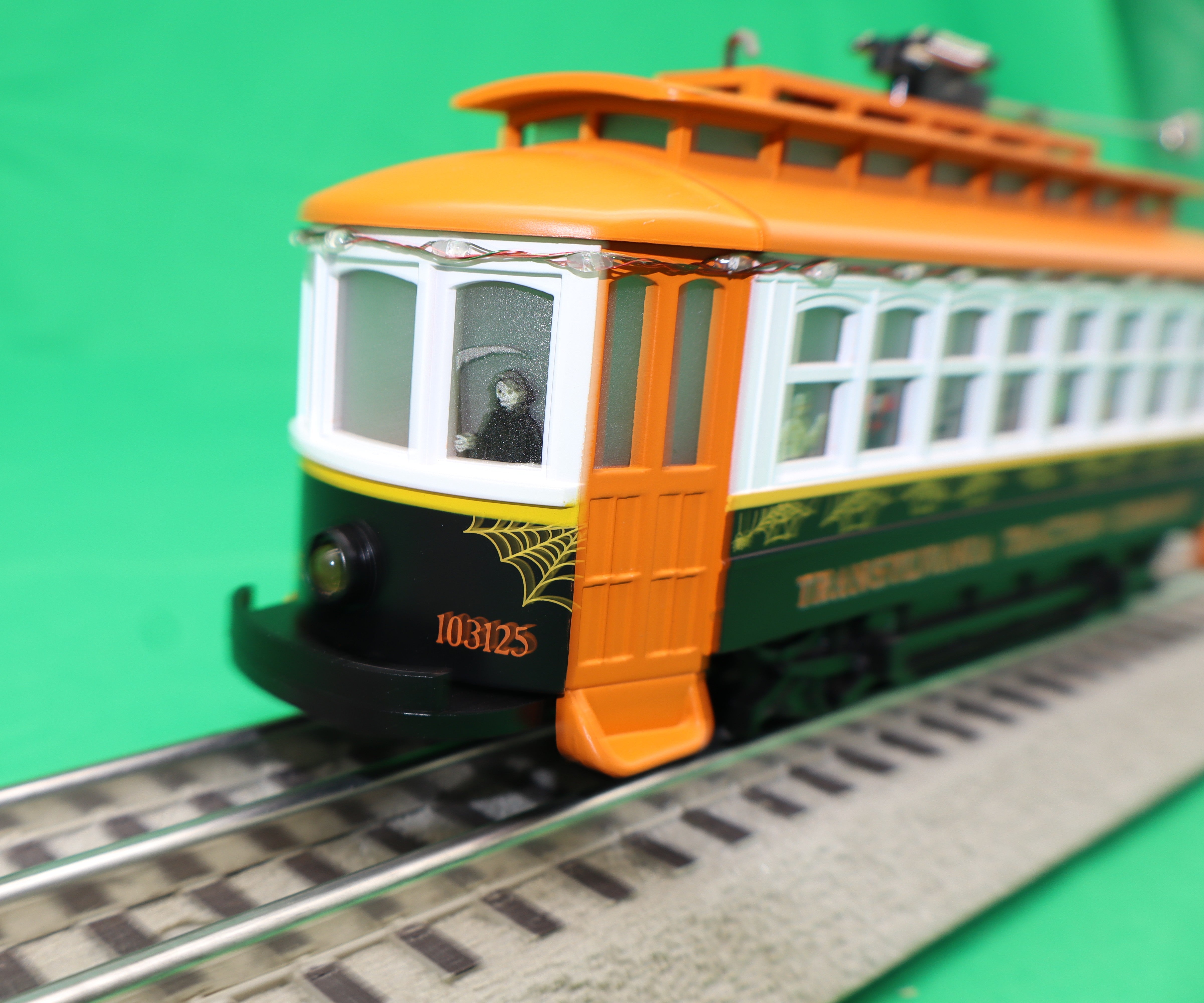 MTH 30-5253 - Trolley "Transylvania Traction Co." w/ LED Lights