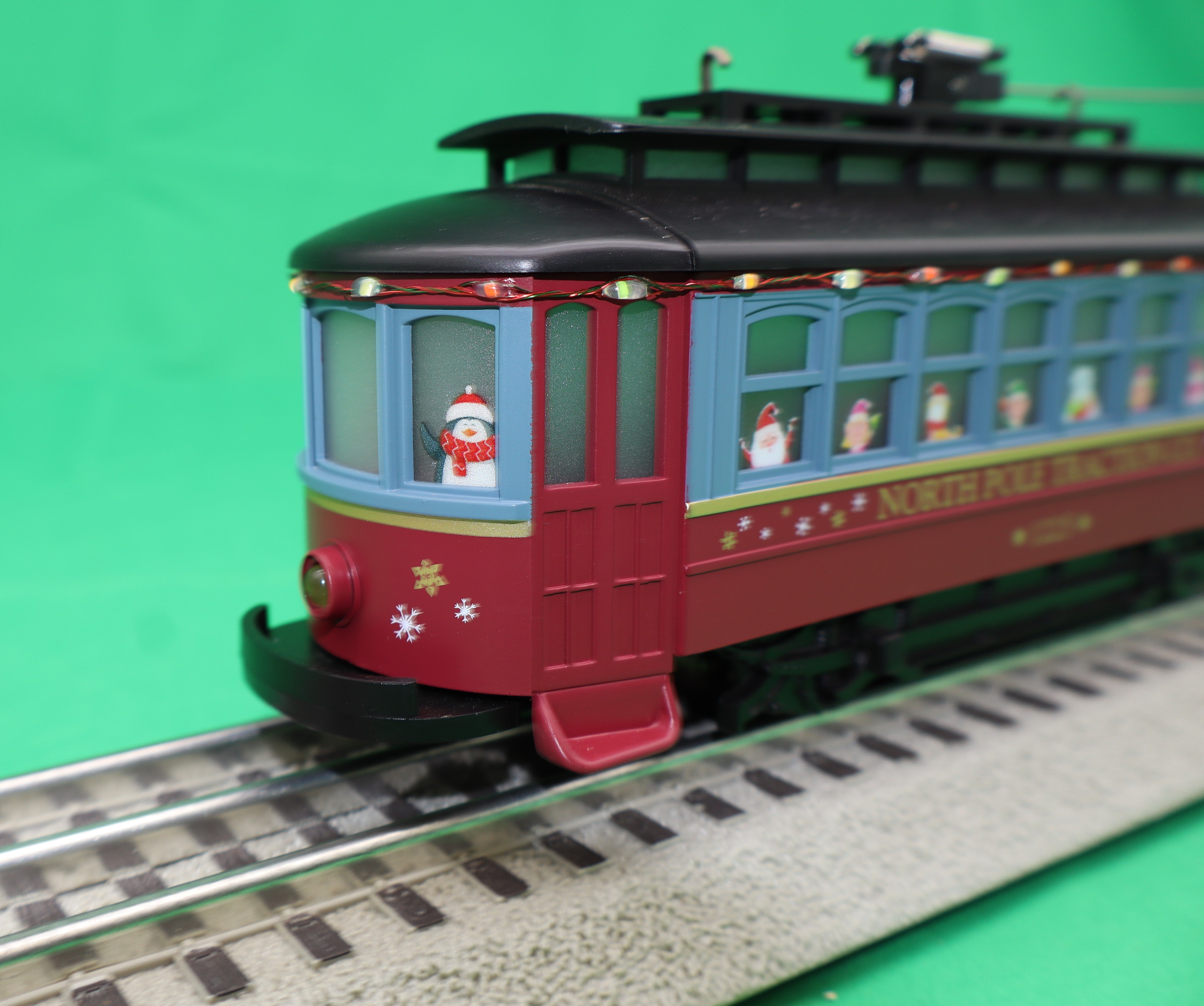 MTH 30-5255 - Bump-n-Go Trolley "North Pole" #1225 w/ LED Lights