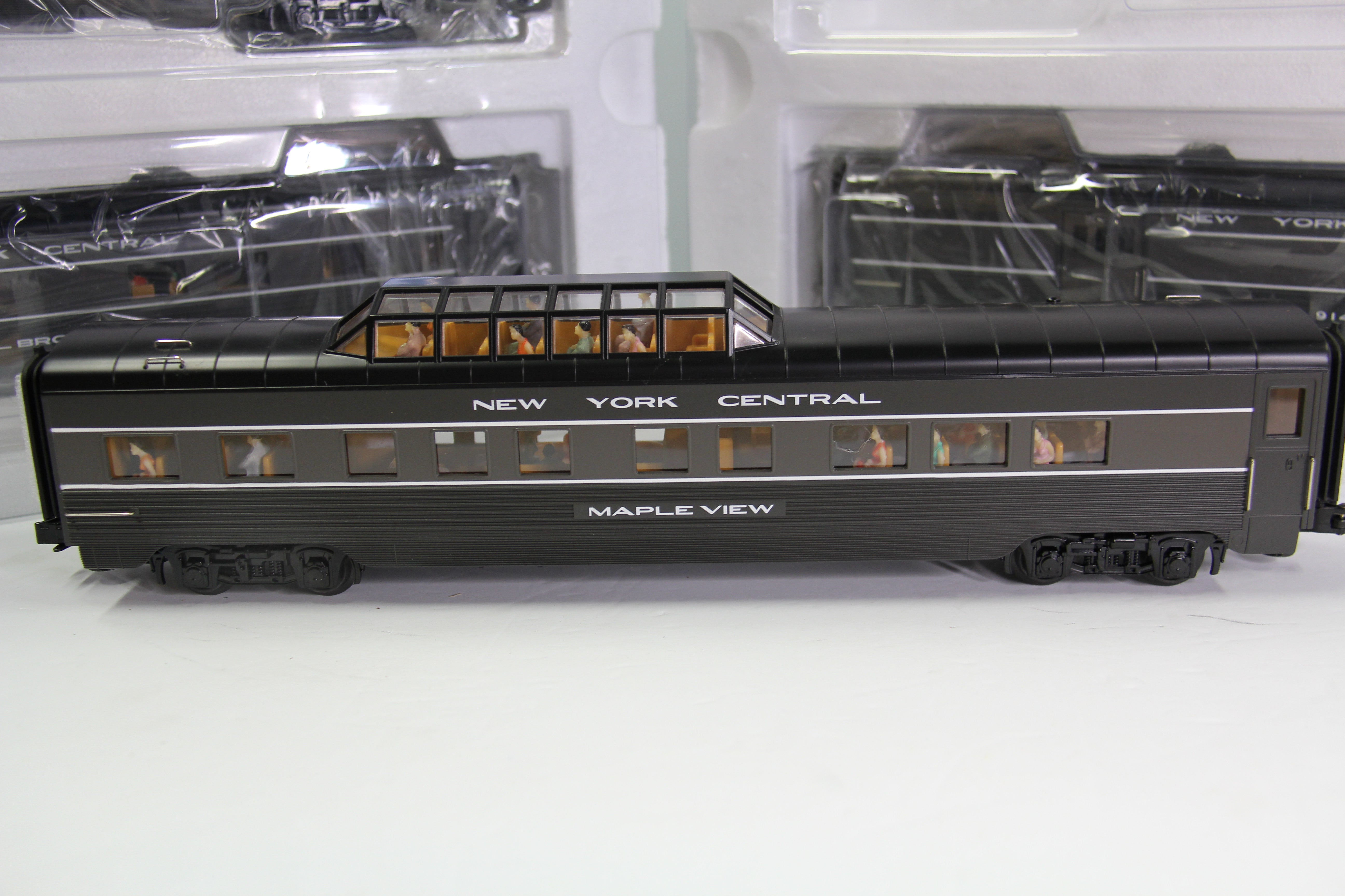 Rail King 30-67699 NYC  4-Car 60' Streamlined Passenger Set-Second hand-M4553