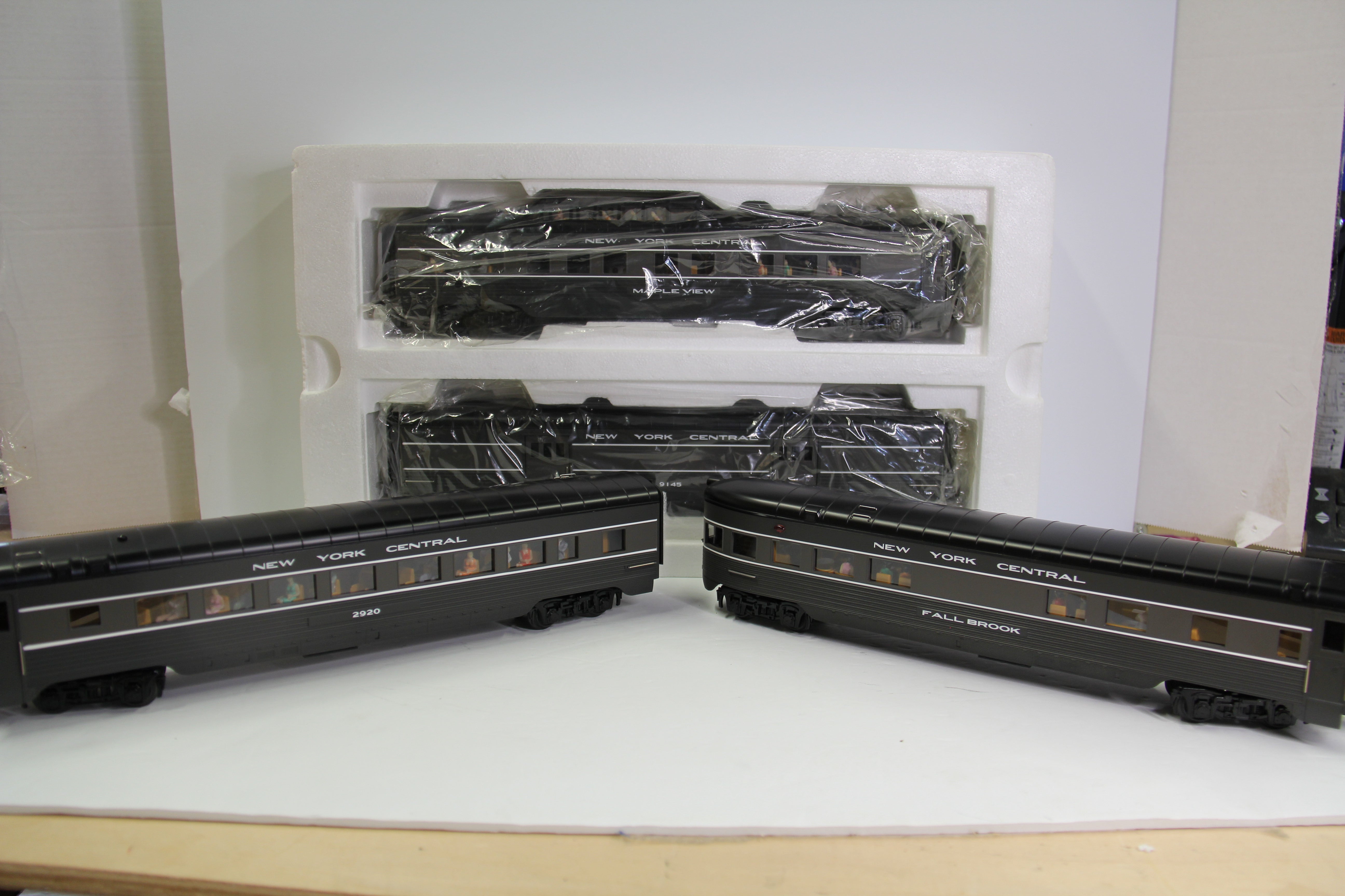 Rail King 30-67699 NYC  4-Car 60' Streamlined Passenger Set-Second hand-M4553