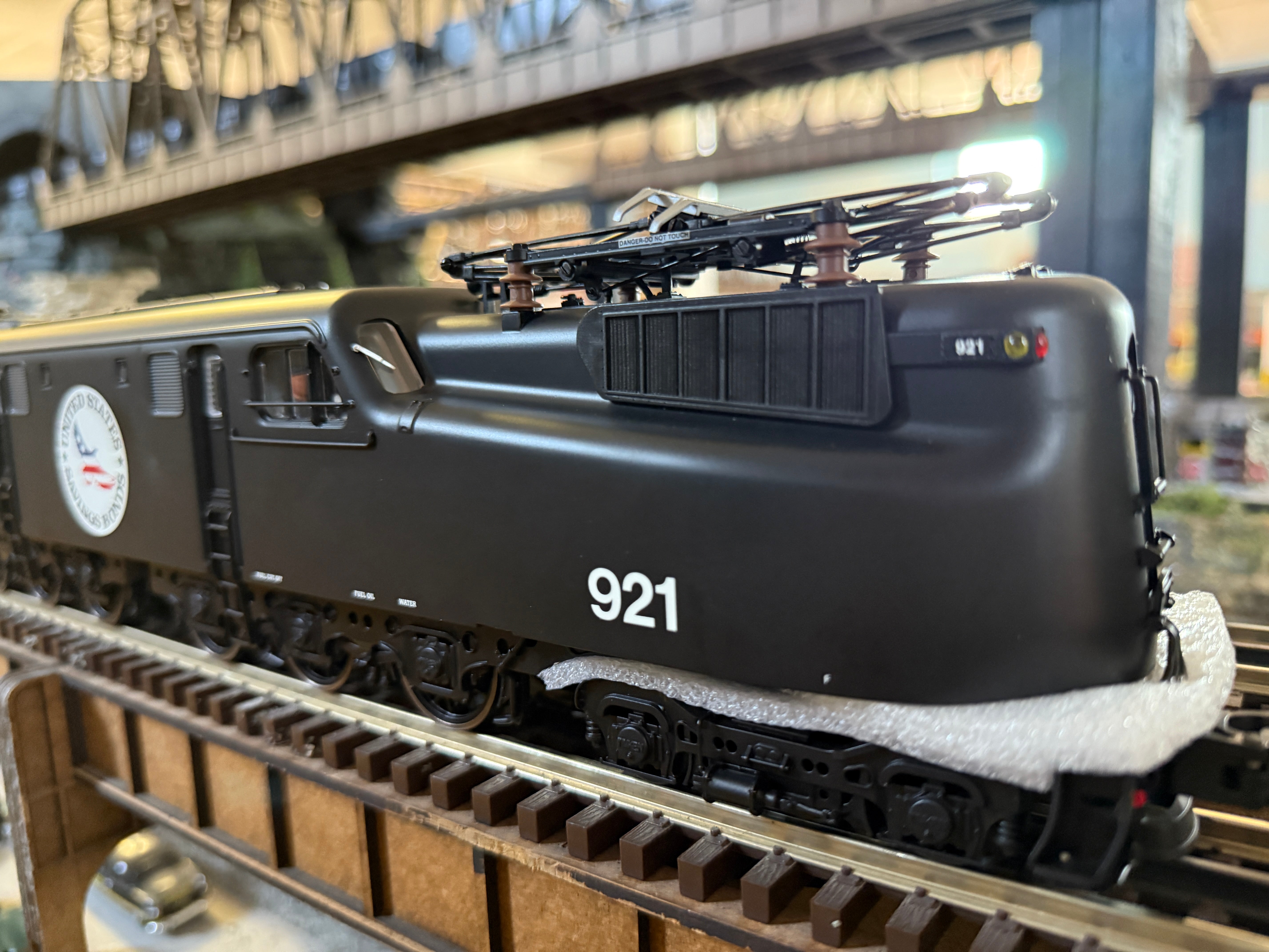 Lionel 2533020 - Vision Line GG1 Electric Engine "Amtrak" #921 (Phase I)