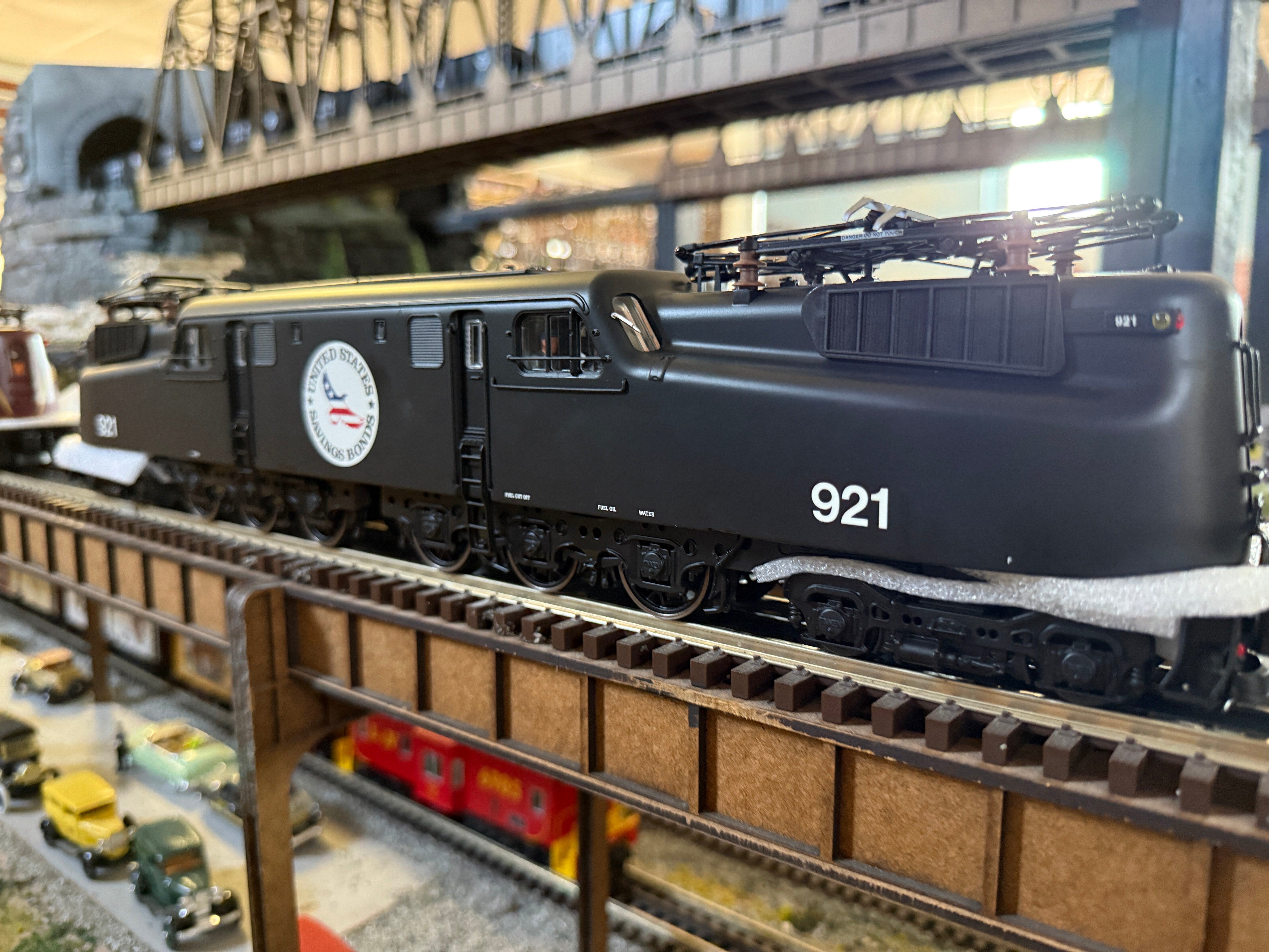 Lionel 2533020 - Vision Line GG1 Electric Engine "Amtrak" #921 (Phase I)
