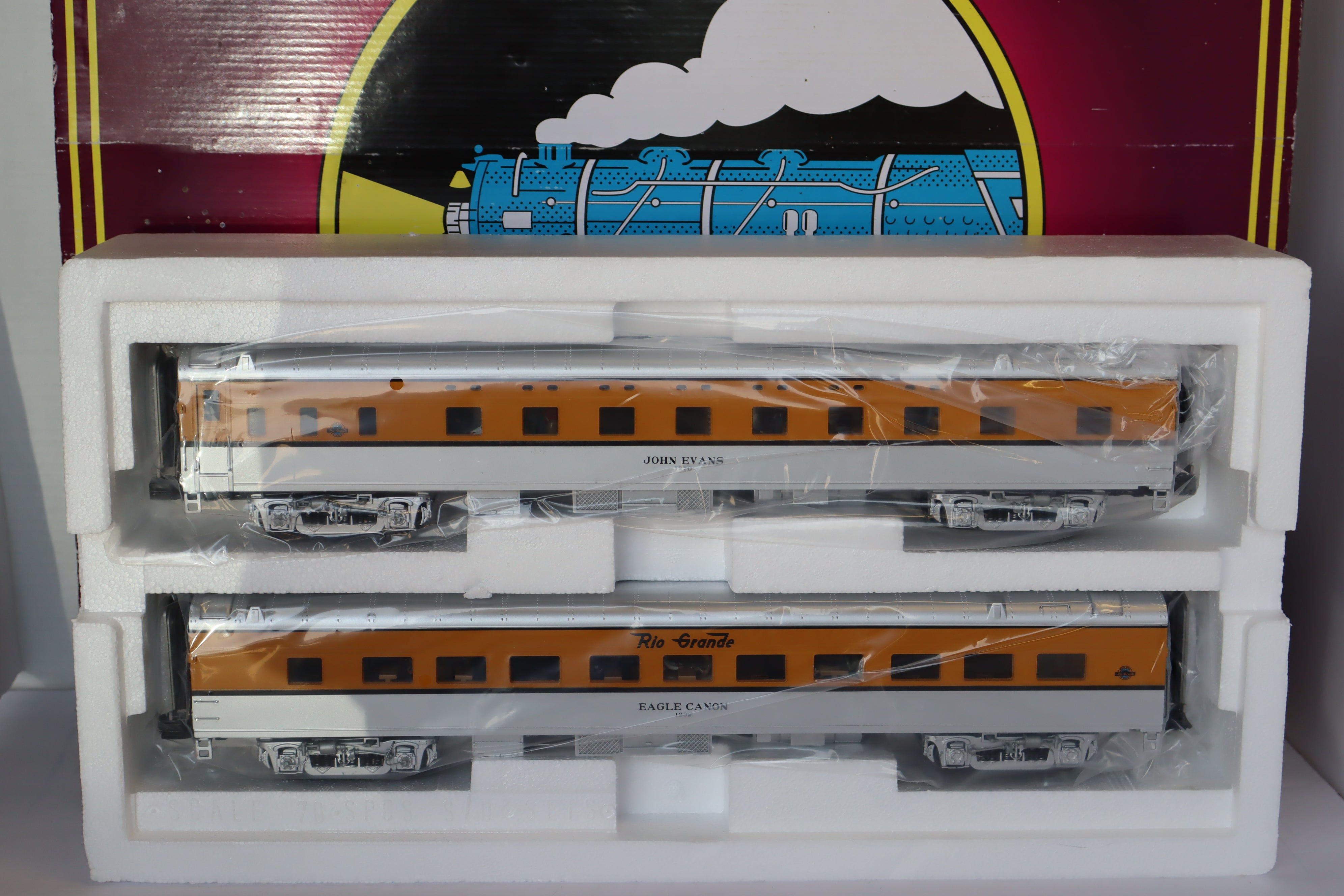 MTH 20-65210 & 20-66210 Denver & Rio Grande 70' Streamlined Pass Set 7 Car Pass Set-Second hand-M7915