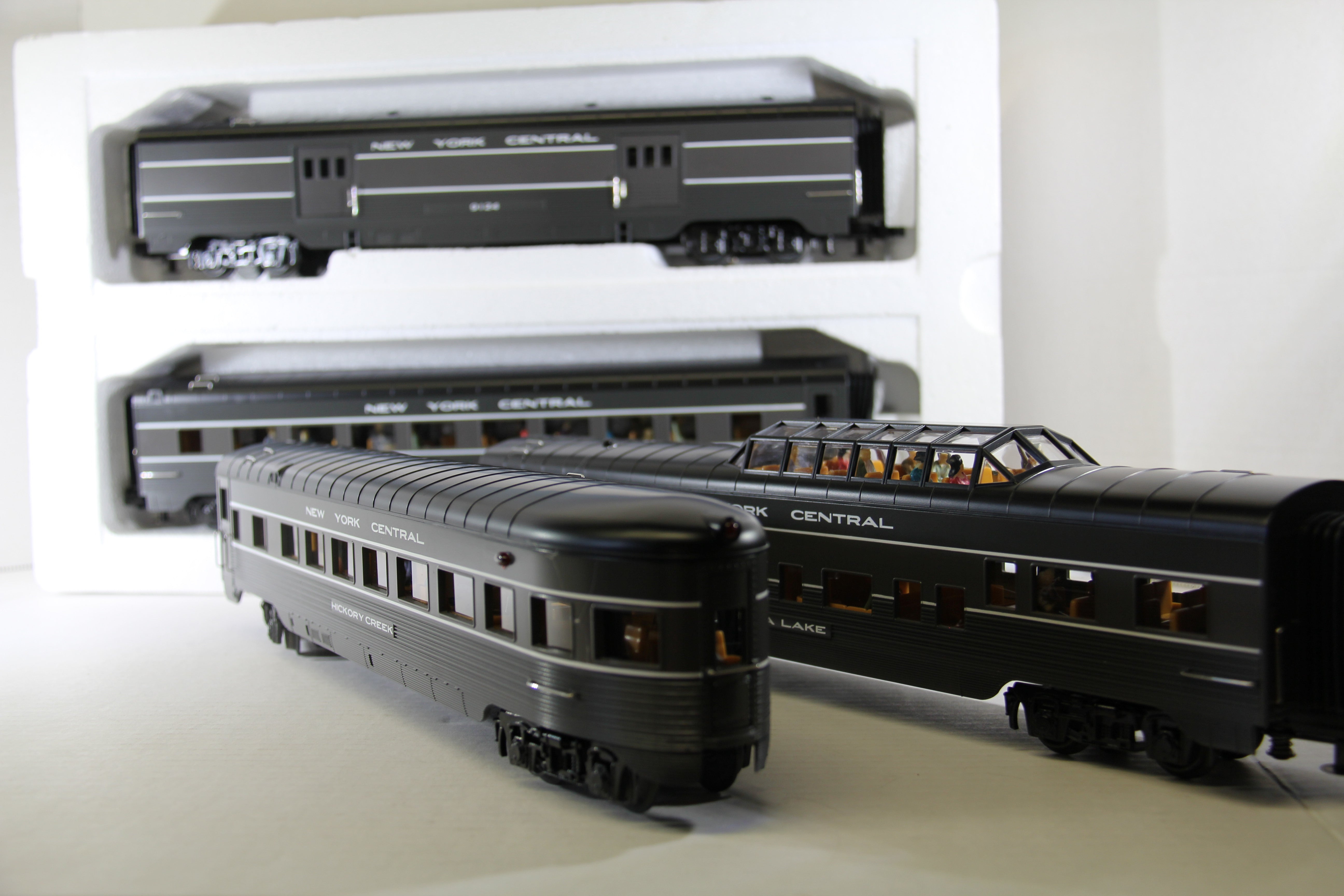 Rail King 30-68188 NYC 4-Car 60' Streamlined Passenger Set-Second hand-M4564