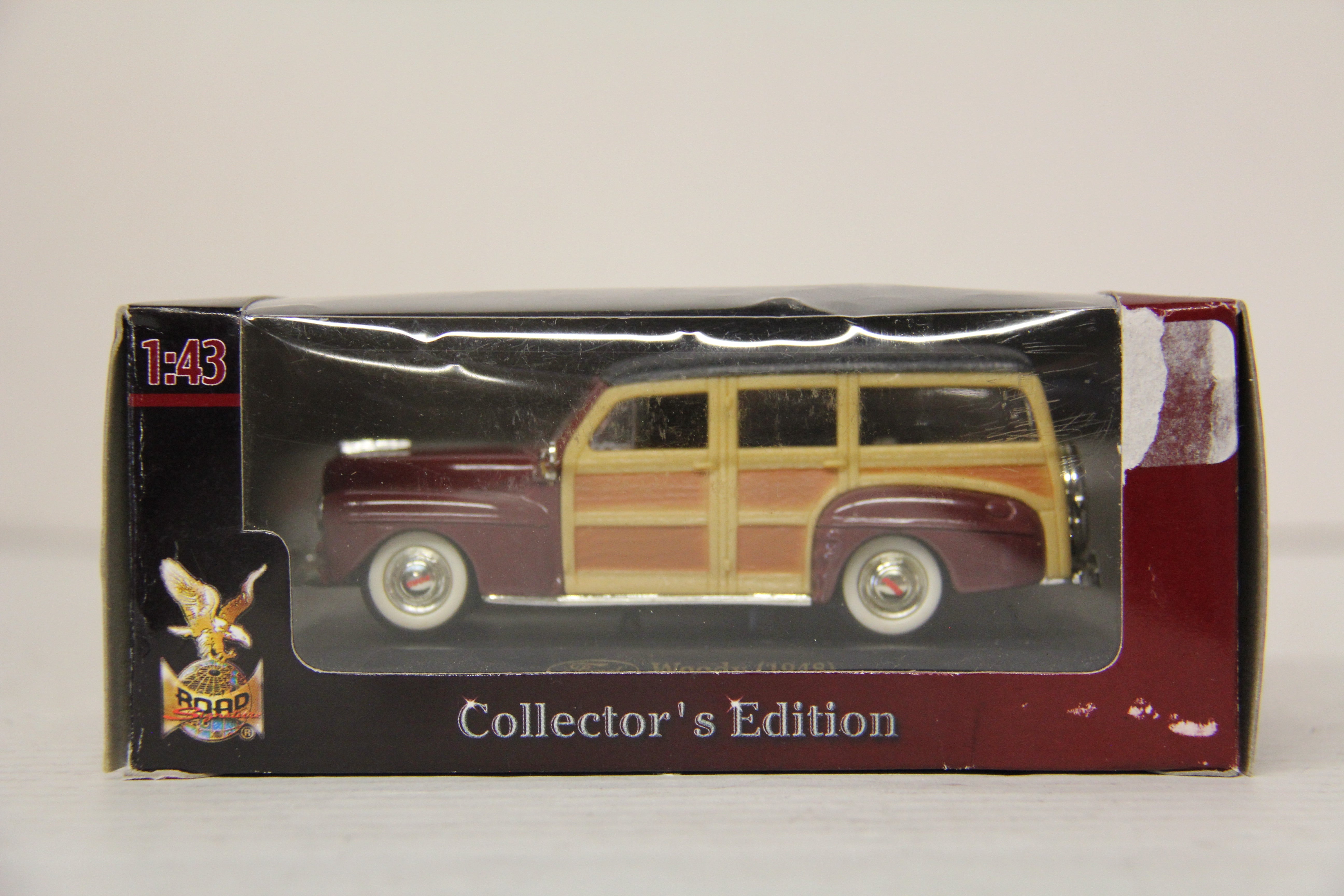 Road Signature 1948 Ford Woody 1:43 scale-Second hand-M6469
