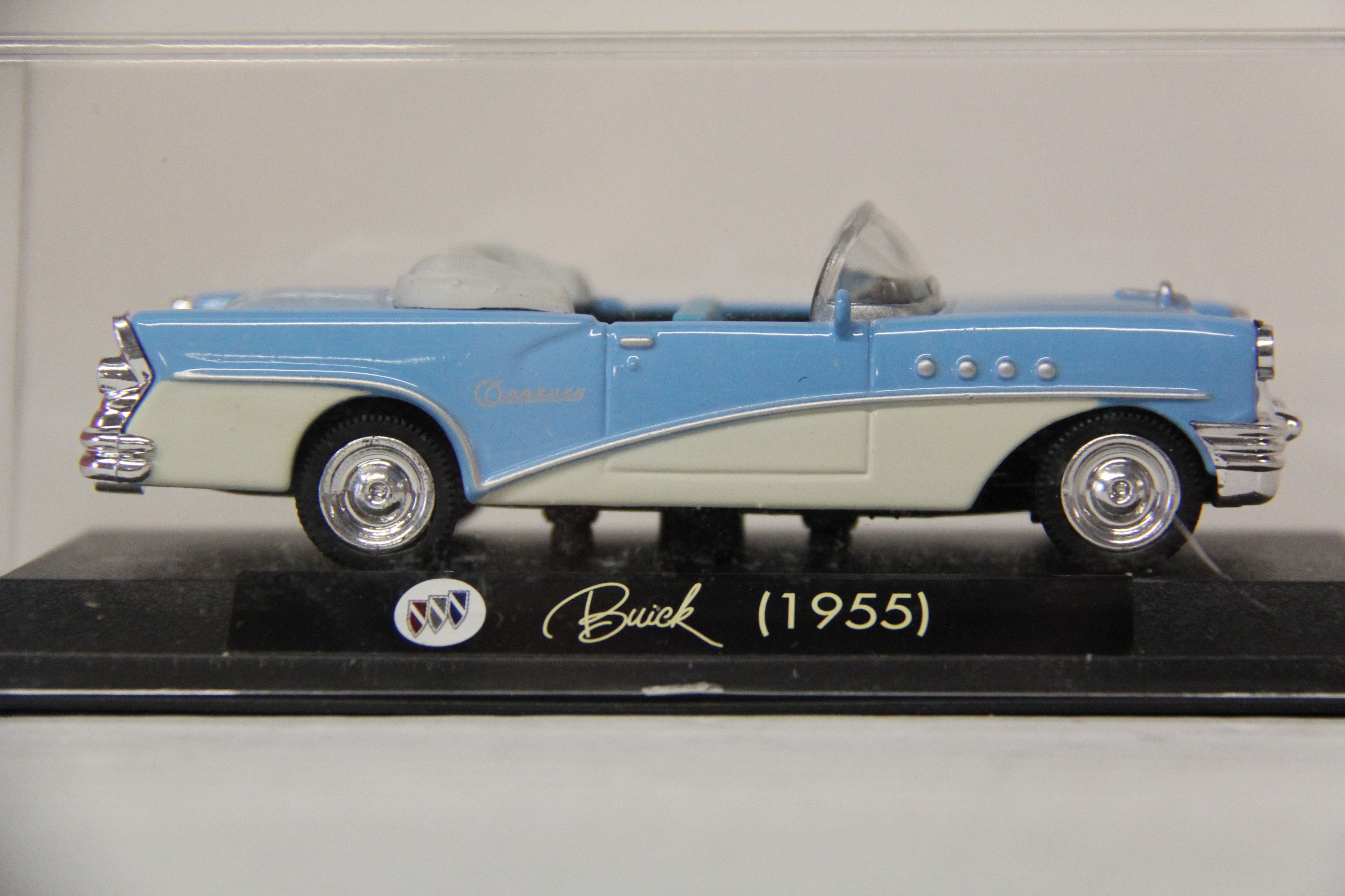 NewRay 1955 Buick Convertible 1:43 scale-Second hand-M6471