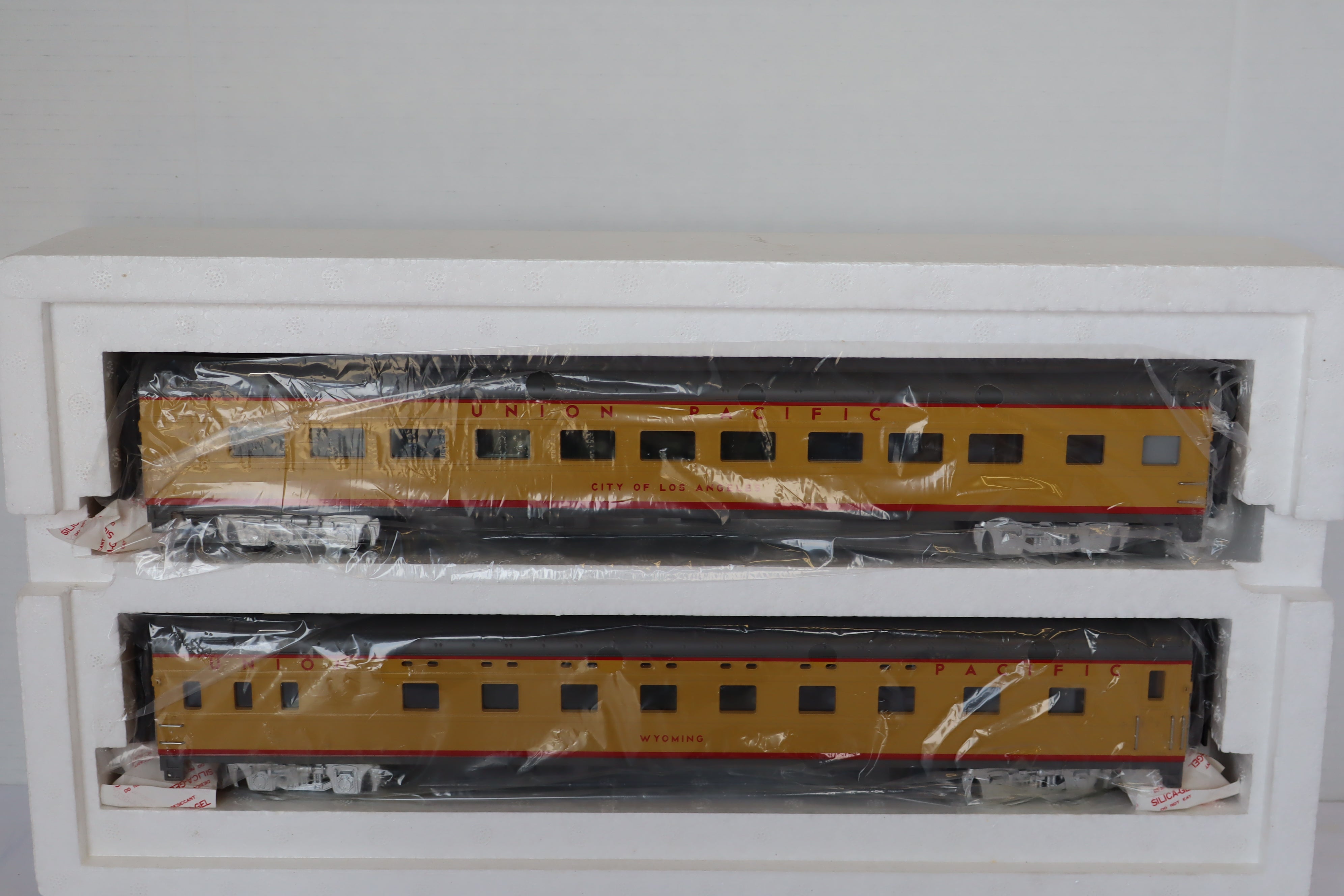 MTH 20-6653 & 20-6638 Union Pacific 70' ABS Smooth 4 Car Pass Set-Second hand-M7916