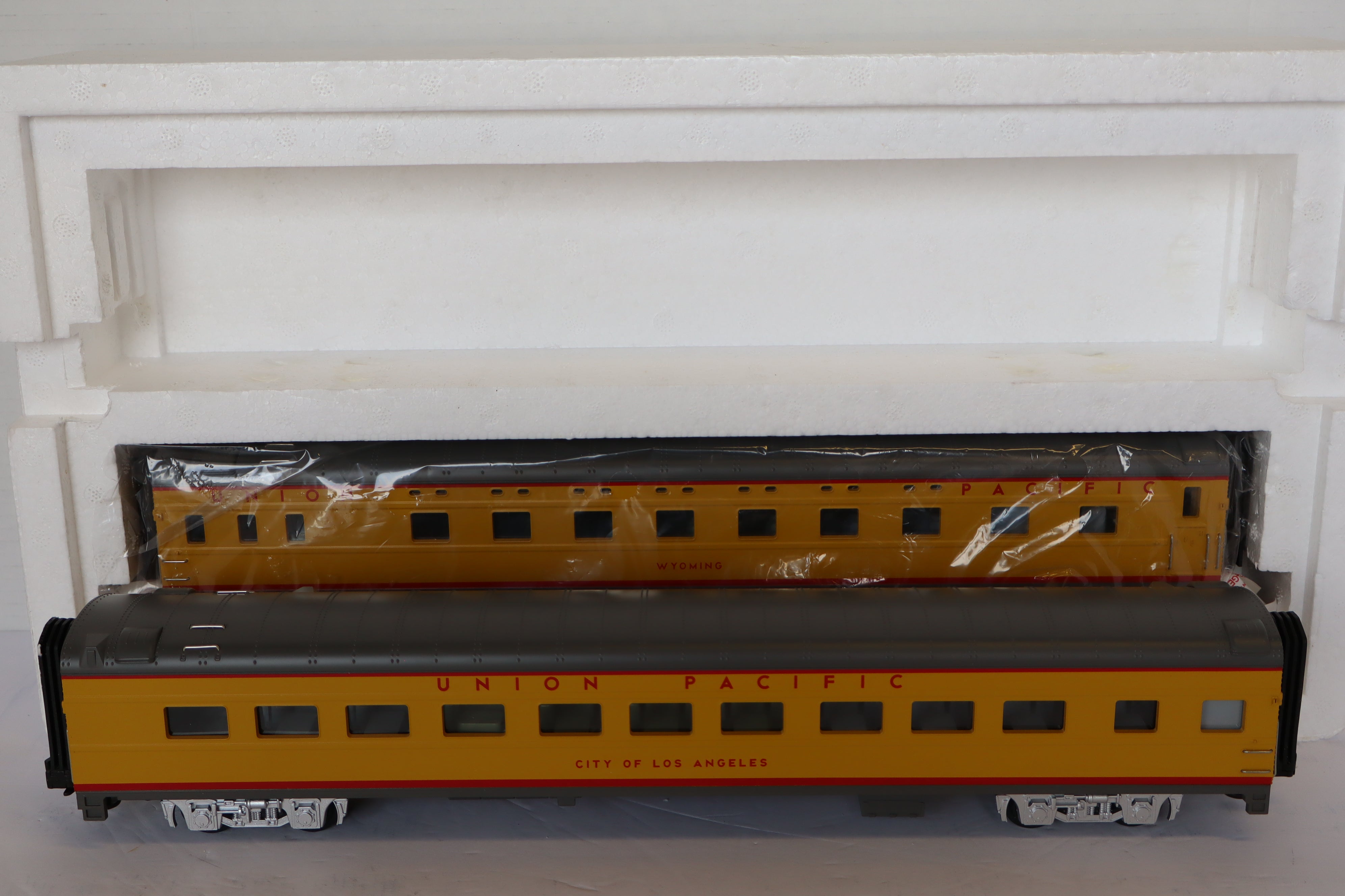 MTH 20-6653 & 20-6638 Union Pacific 70' ABS Smooth 4 Car Pass Set-Second hand-M7916