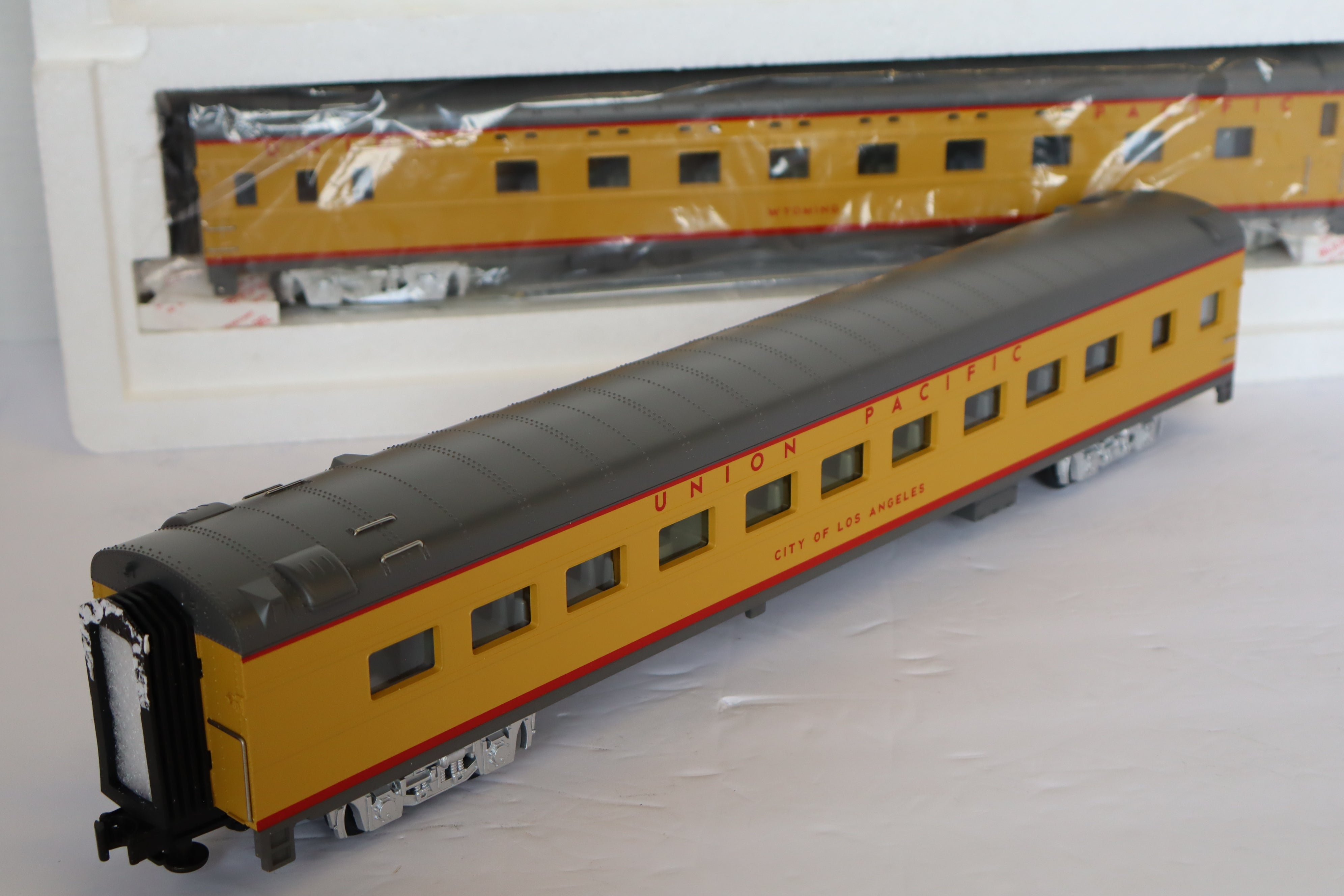 MTH 20-6653 & 20-6638 Union Pacific 70' ABS Smooth 4 Car Pass Set-Second hand-M7916