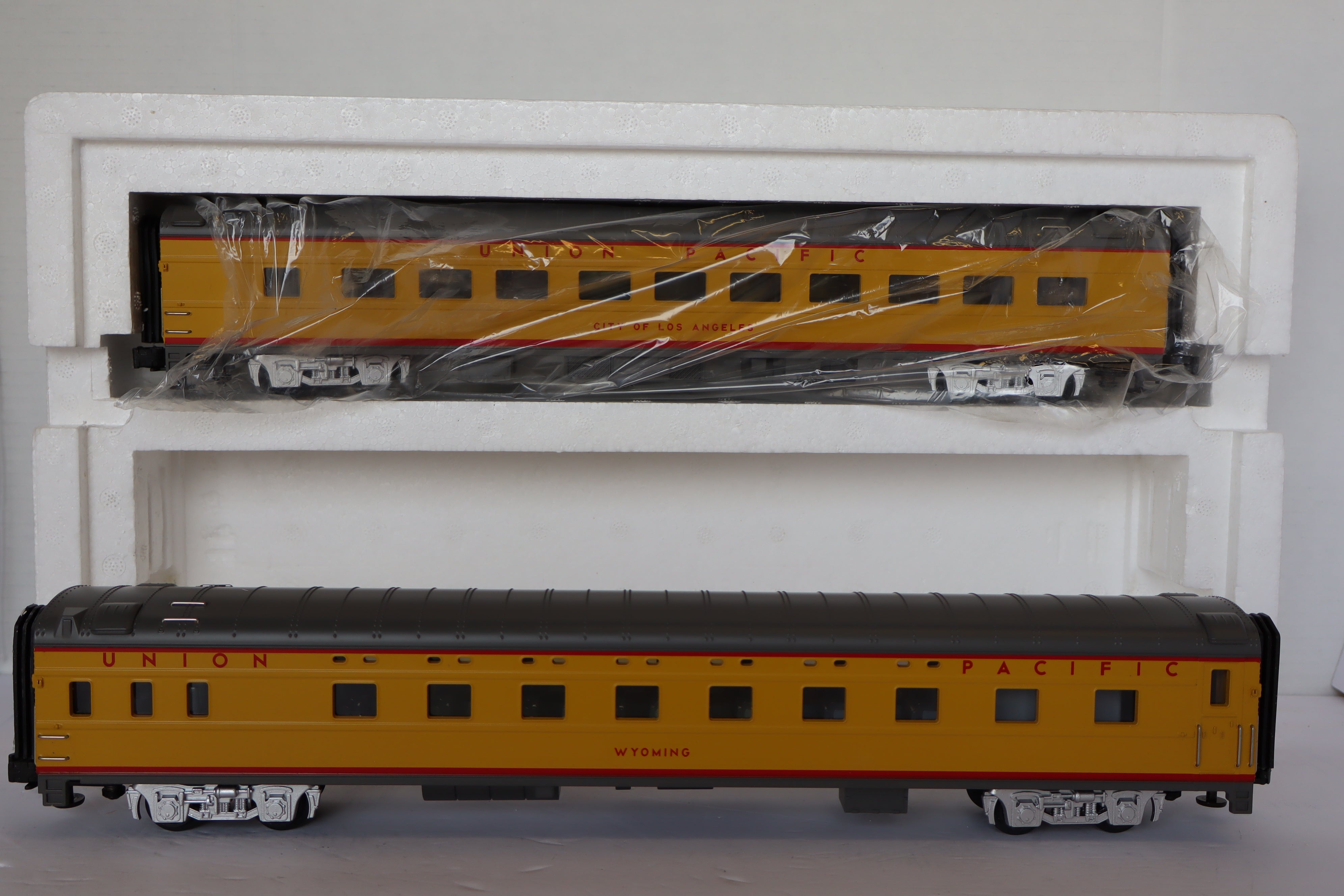 MTH 20-6653 & 20-6638 Union Pacific 70' ABS Smooth 4 Car Pass Set-Second hand-M7916