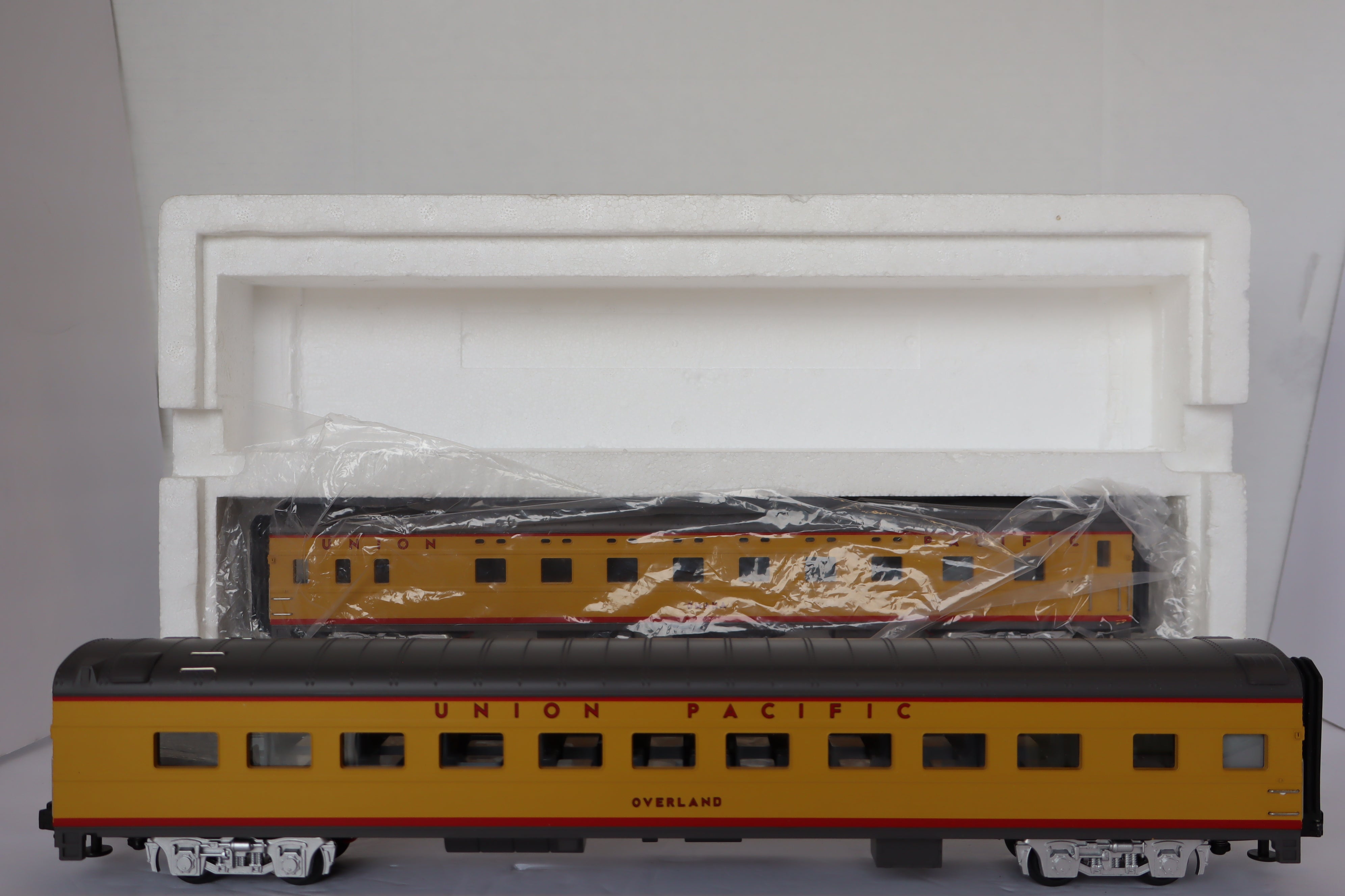 MTH 20-6653 & 20-6638 Union Pacific 70' ABS Smooth 4 Car Pass Set-Second hand-M7916