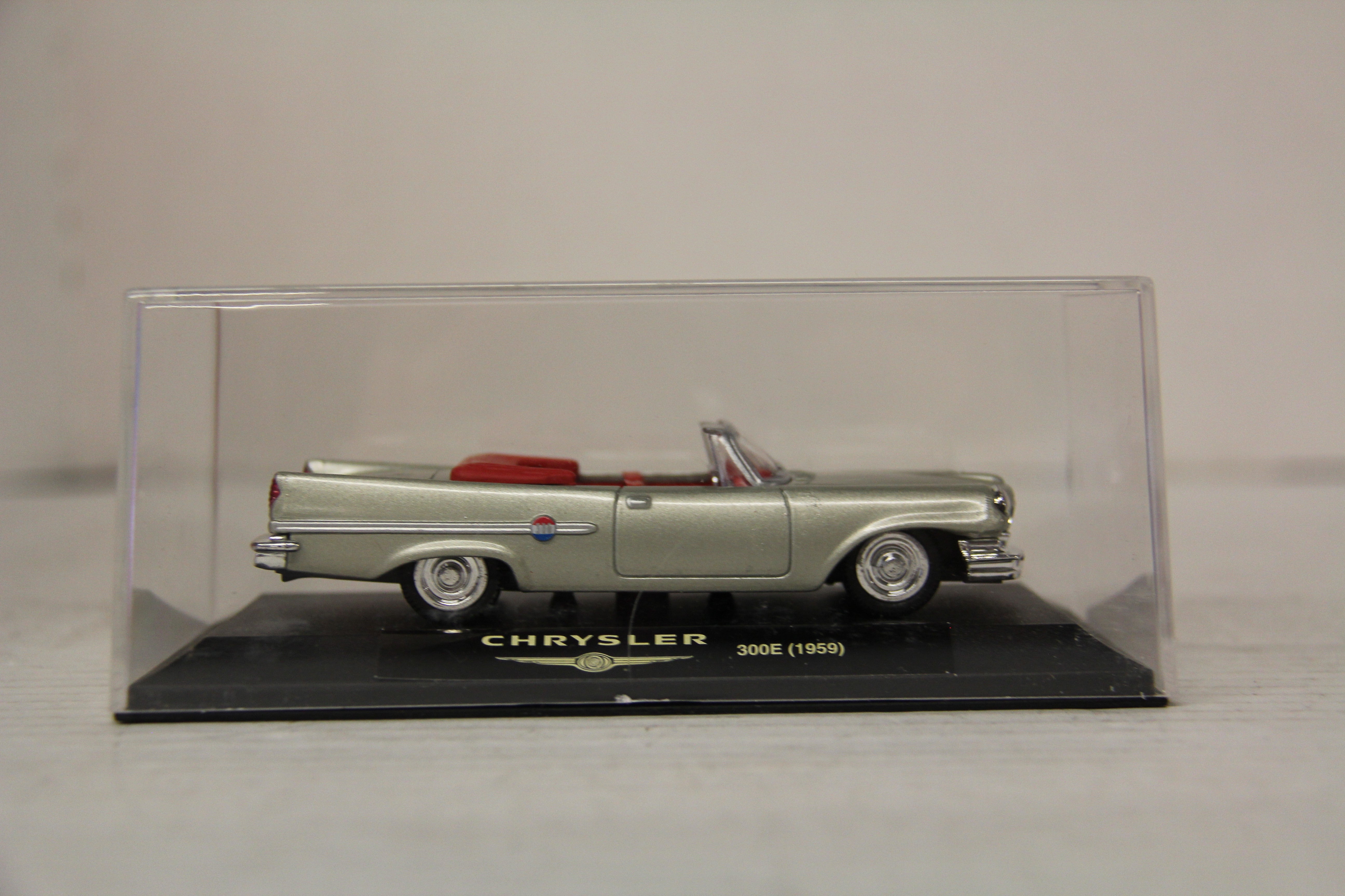 NewRay 1959 Chrysler 300E 1:43 scale-Second hand-M6474