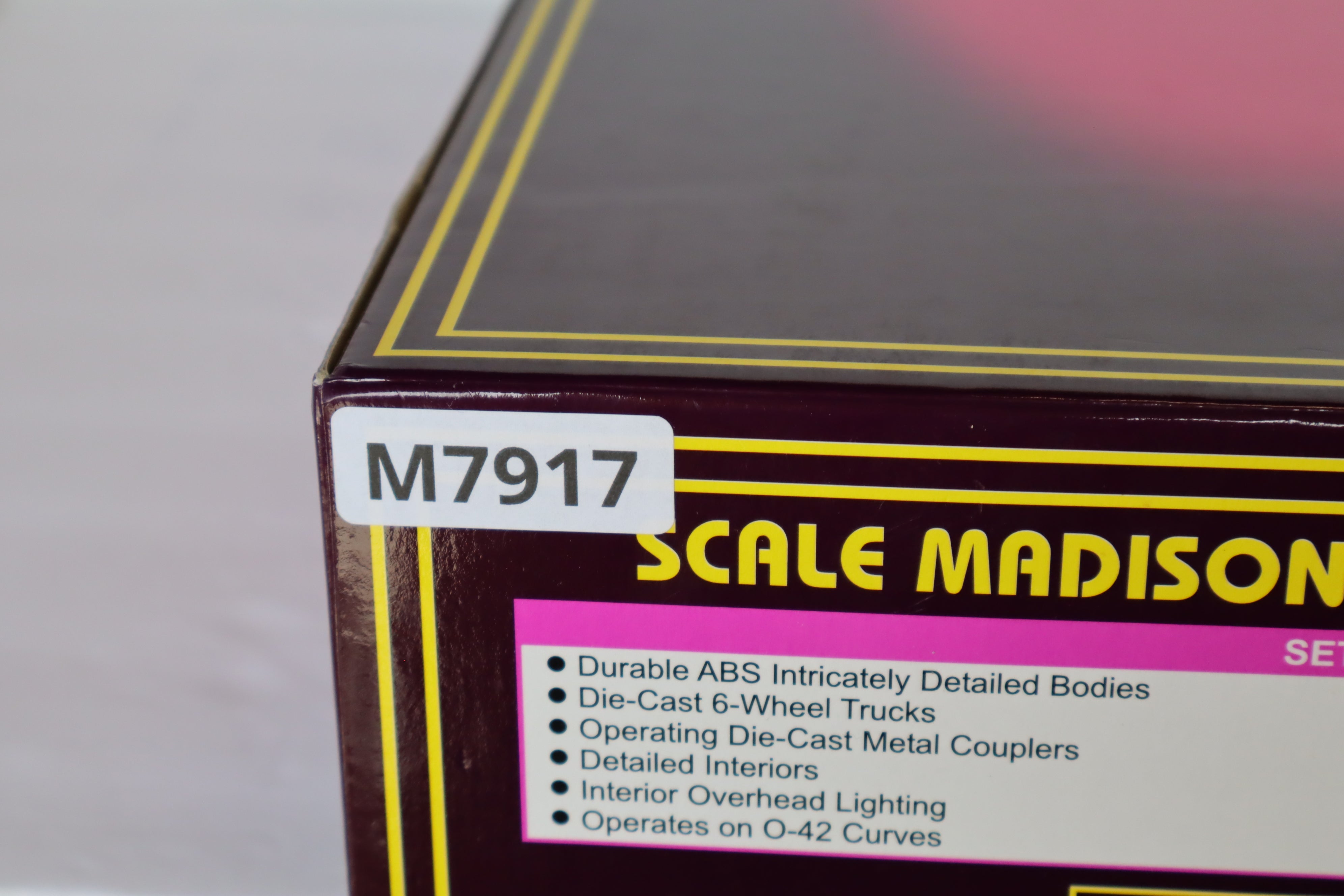 MTH 20-4131 Union Pacific 2-Car Madison Combo/Diner Car Pass Set-Second hand-M7917