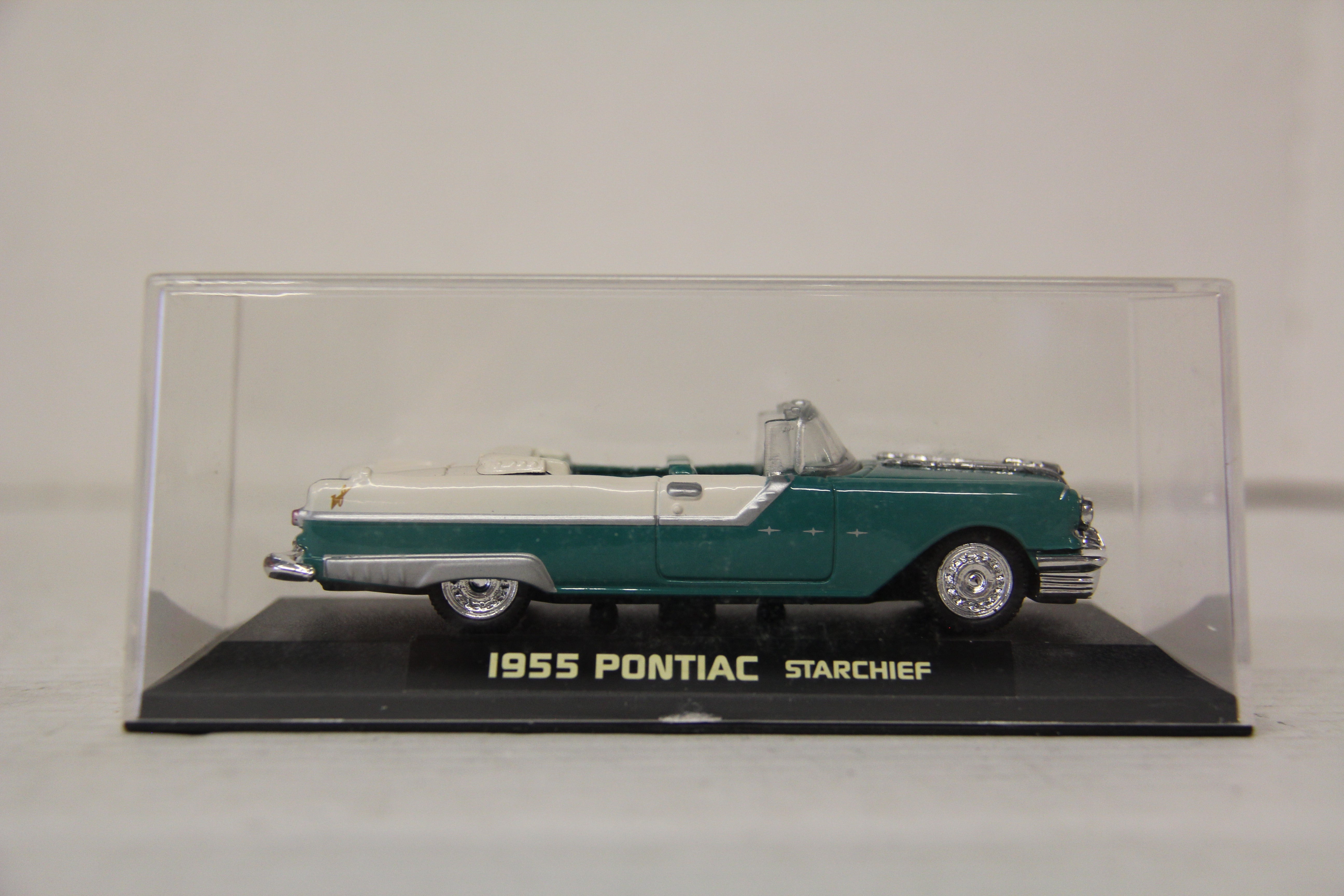 NewRay 1955 Pontiac Starchief 1:43 scale-Second hand-M6477
