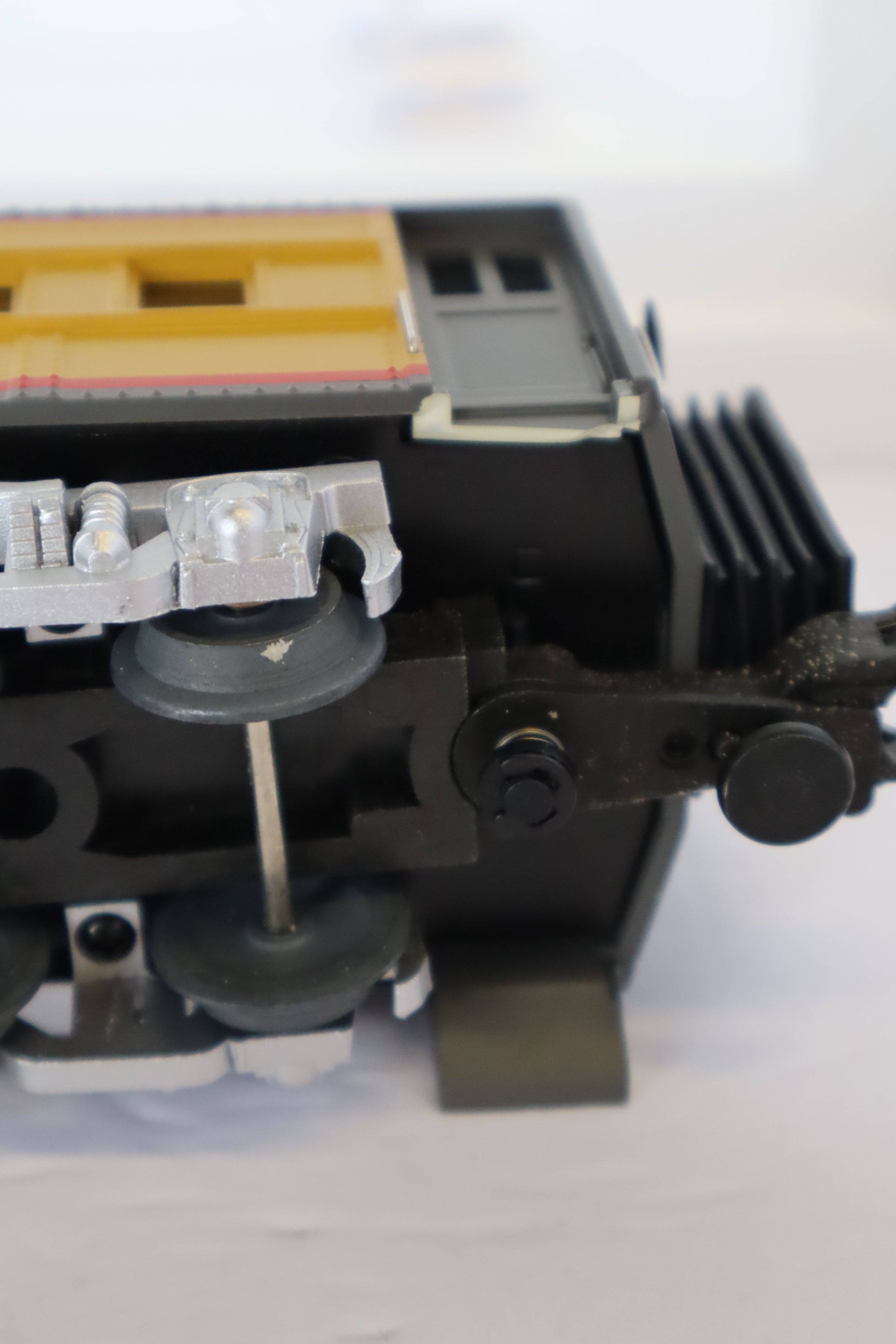 MTH 20-4131 Union Pacific 2-Car Madison Combo/Diner Car Pass Set-Second hand-M7917