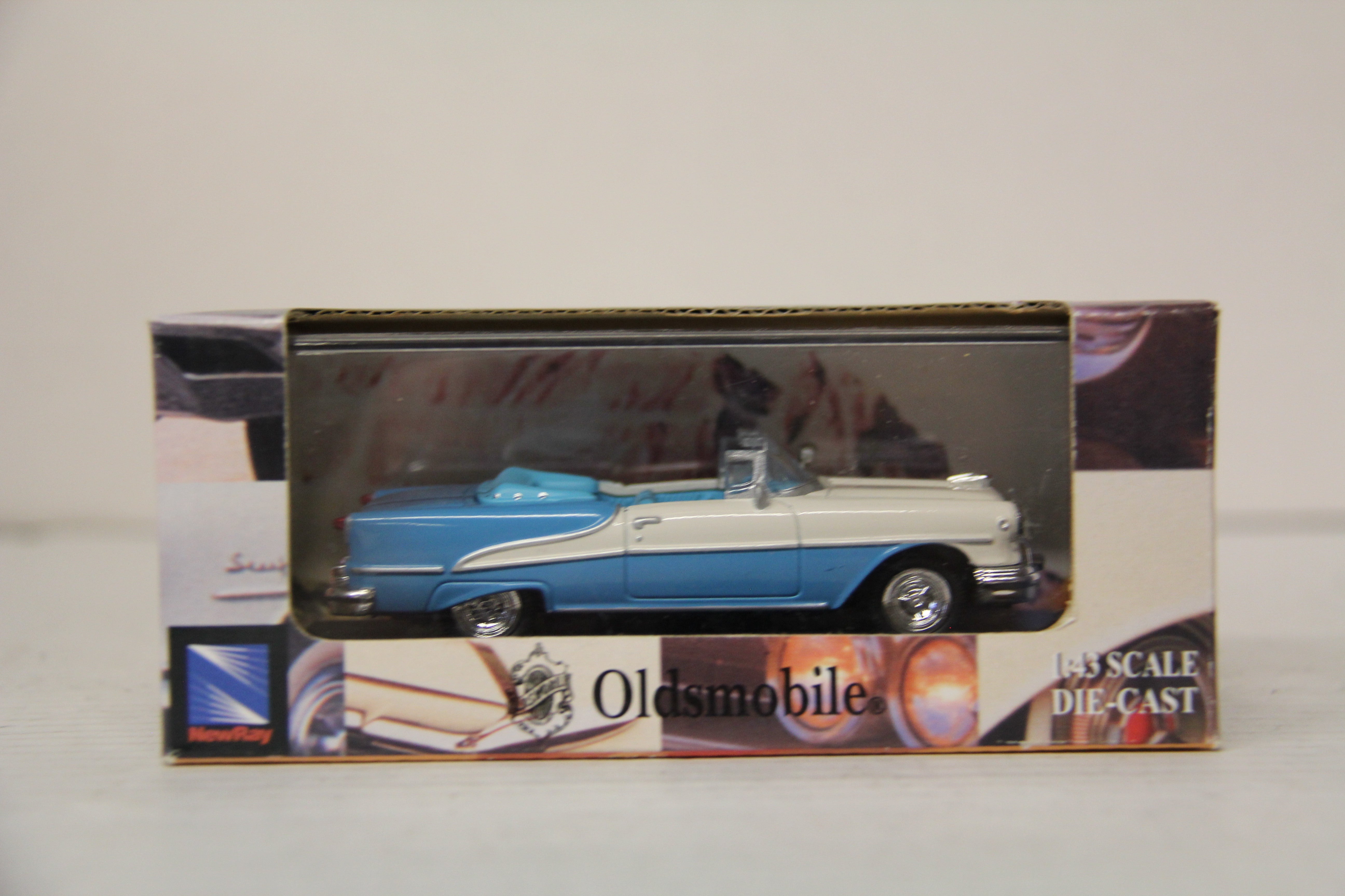 NewRay 1955 Oldsmobile Super 88- 1:43 scale-Second hand-M6479