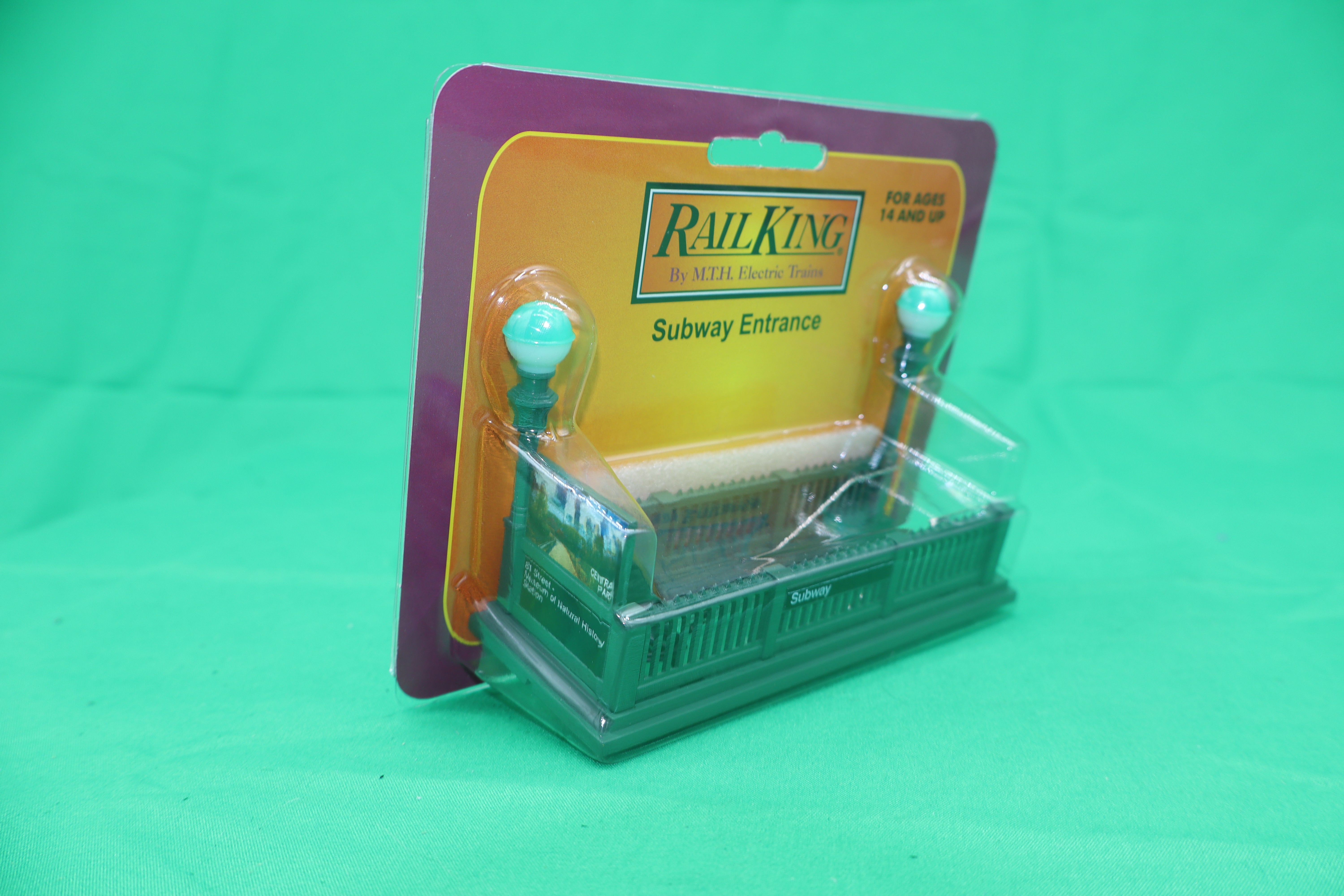 MTH 30-90667 - Subway Entrance "81st Street - Natural History Museum Station"