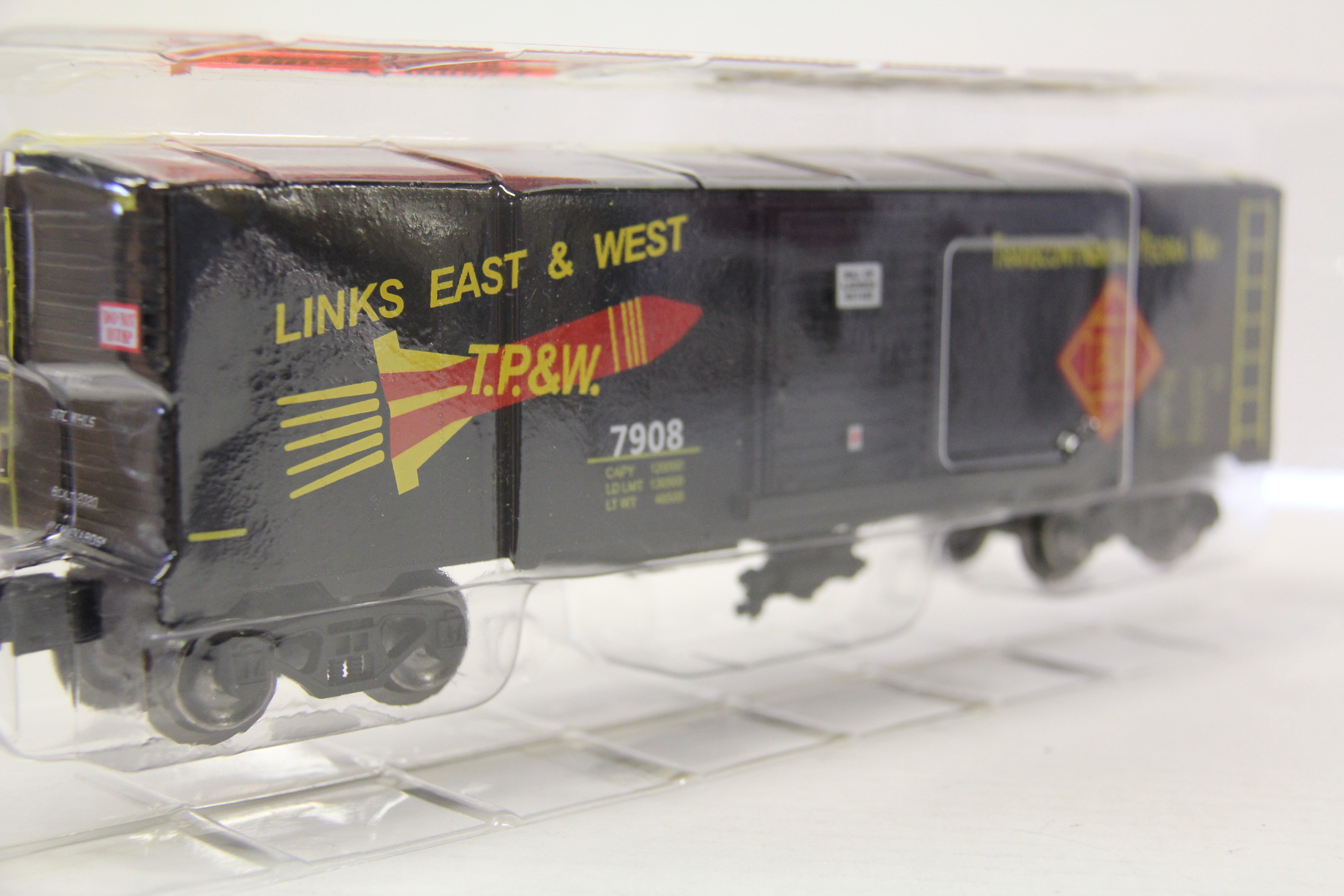 Menards #279-5788 Toledo, Peoria & Western Boxcar-Second hand-M4576