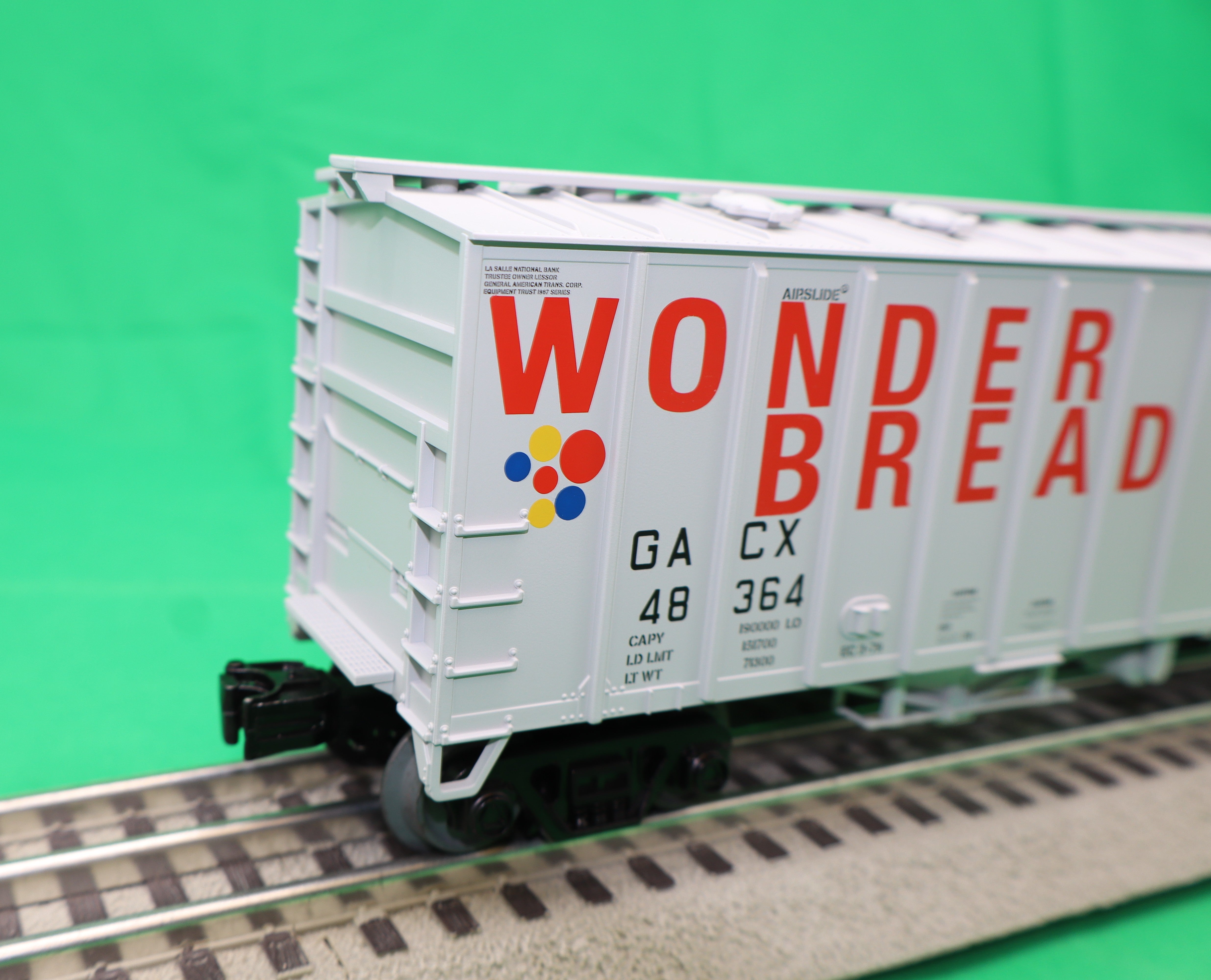 MTH 30-75765 - Airslide Hopper Car "Wonder Bread" #48364 (Hostess Cake)