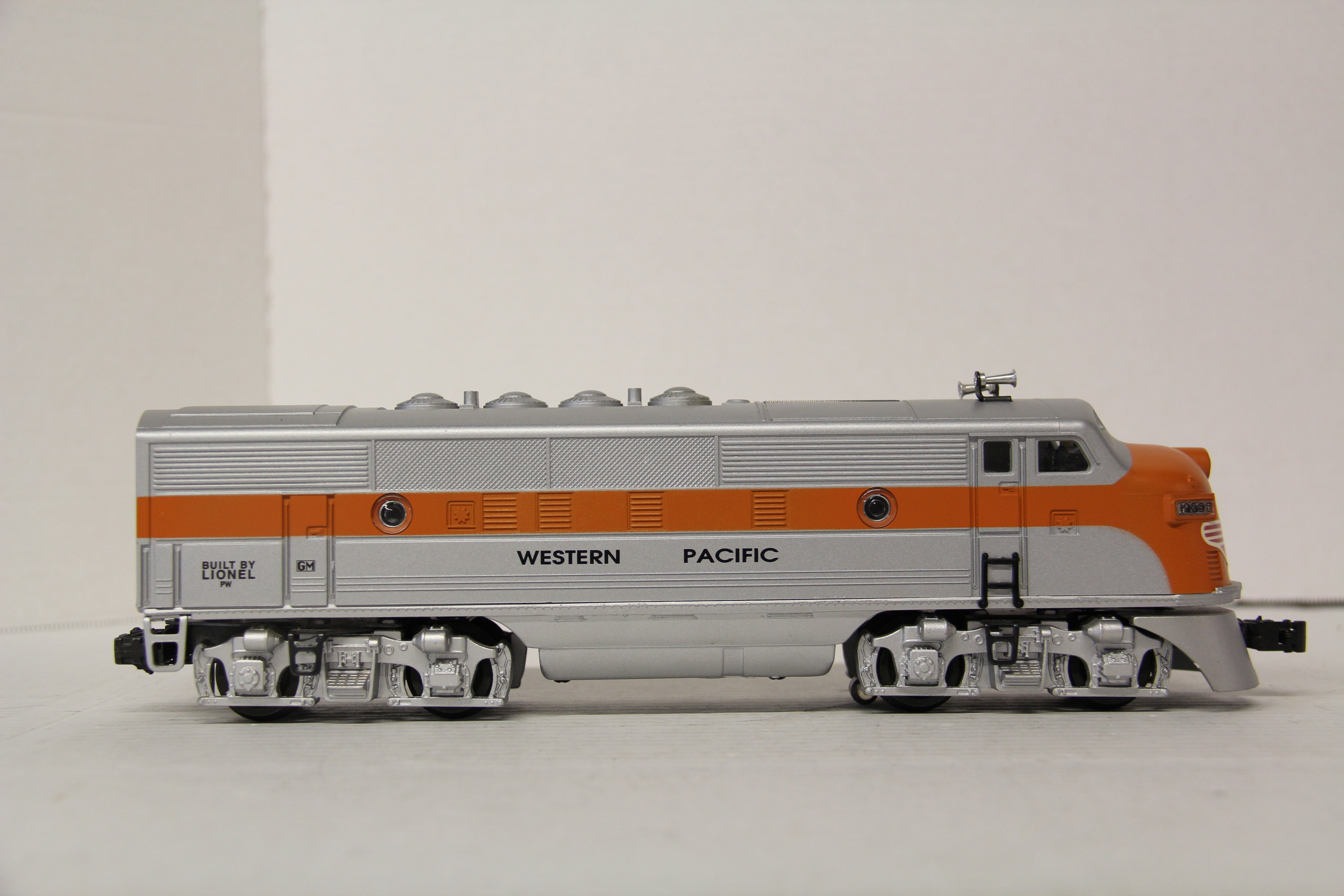 Lionel 6-18193 Western Pacific F-3 A Non-Powered Diesel Locomotive-Second hand-M6493