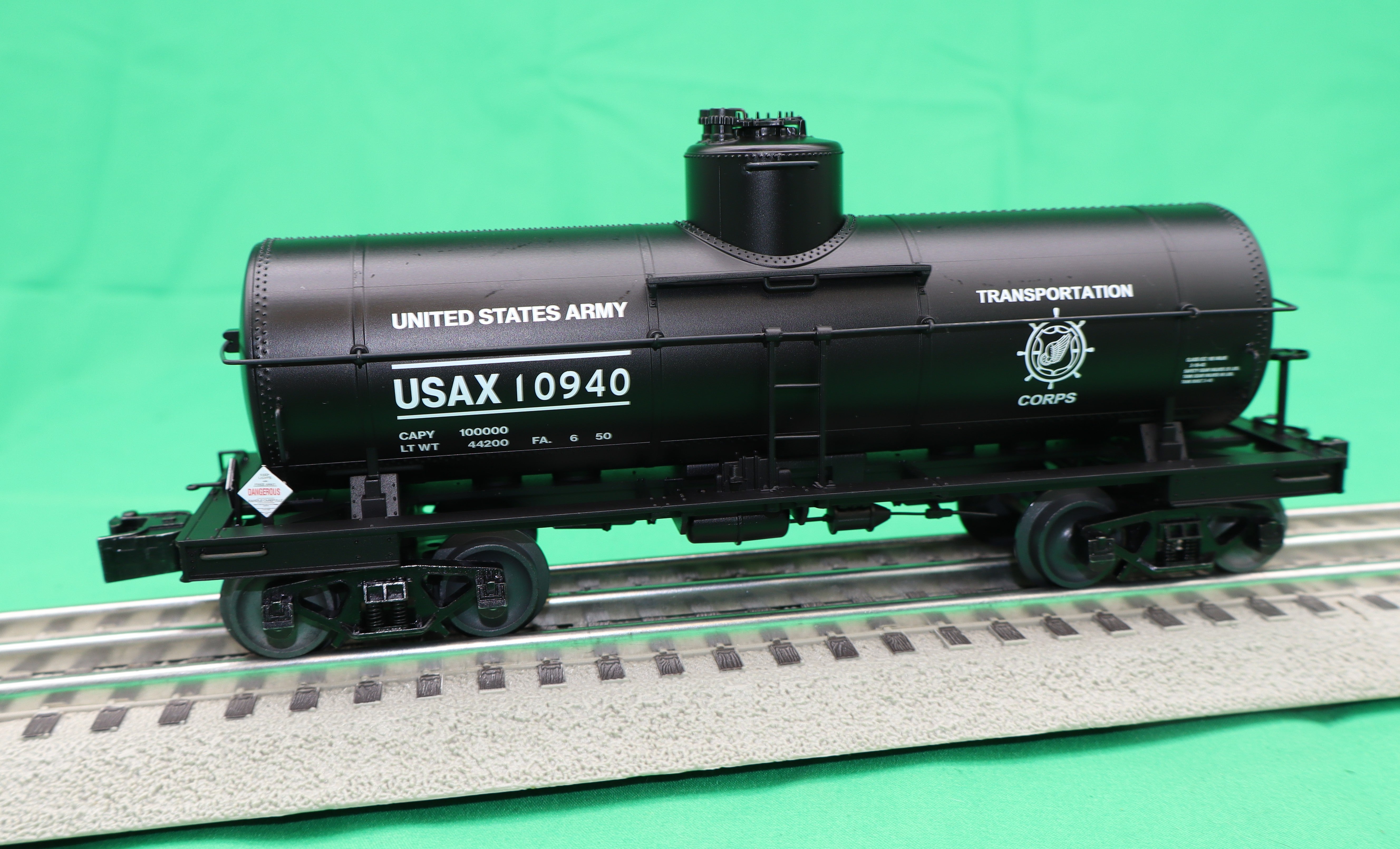 Lionel 2526260 - 8k Gallon Tank Car "U.S. Army" #10940