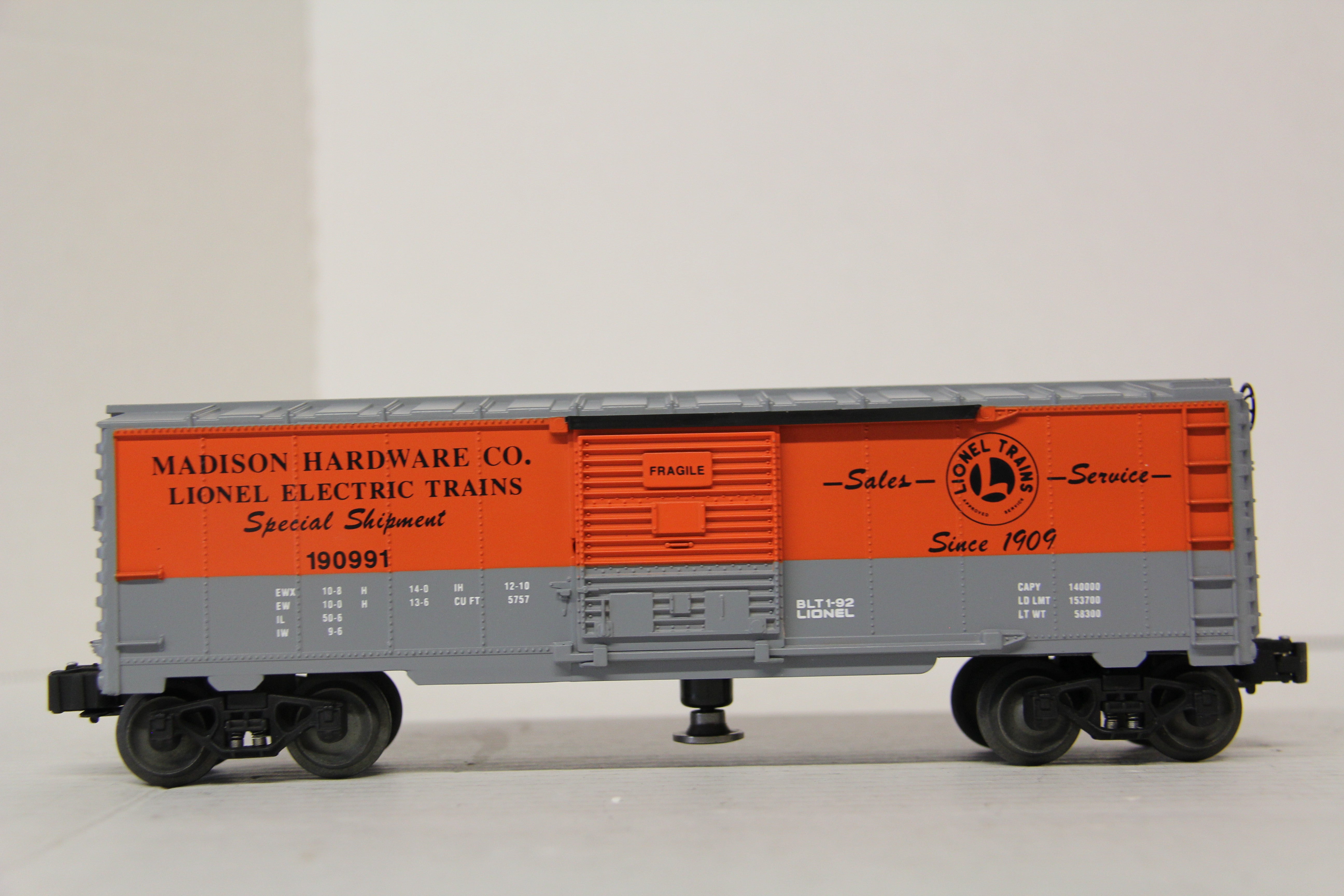Lionel 6-19816 Madison Hardware Operating Boxcar-Second hand-M6498