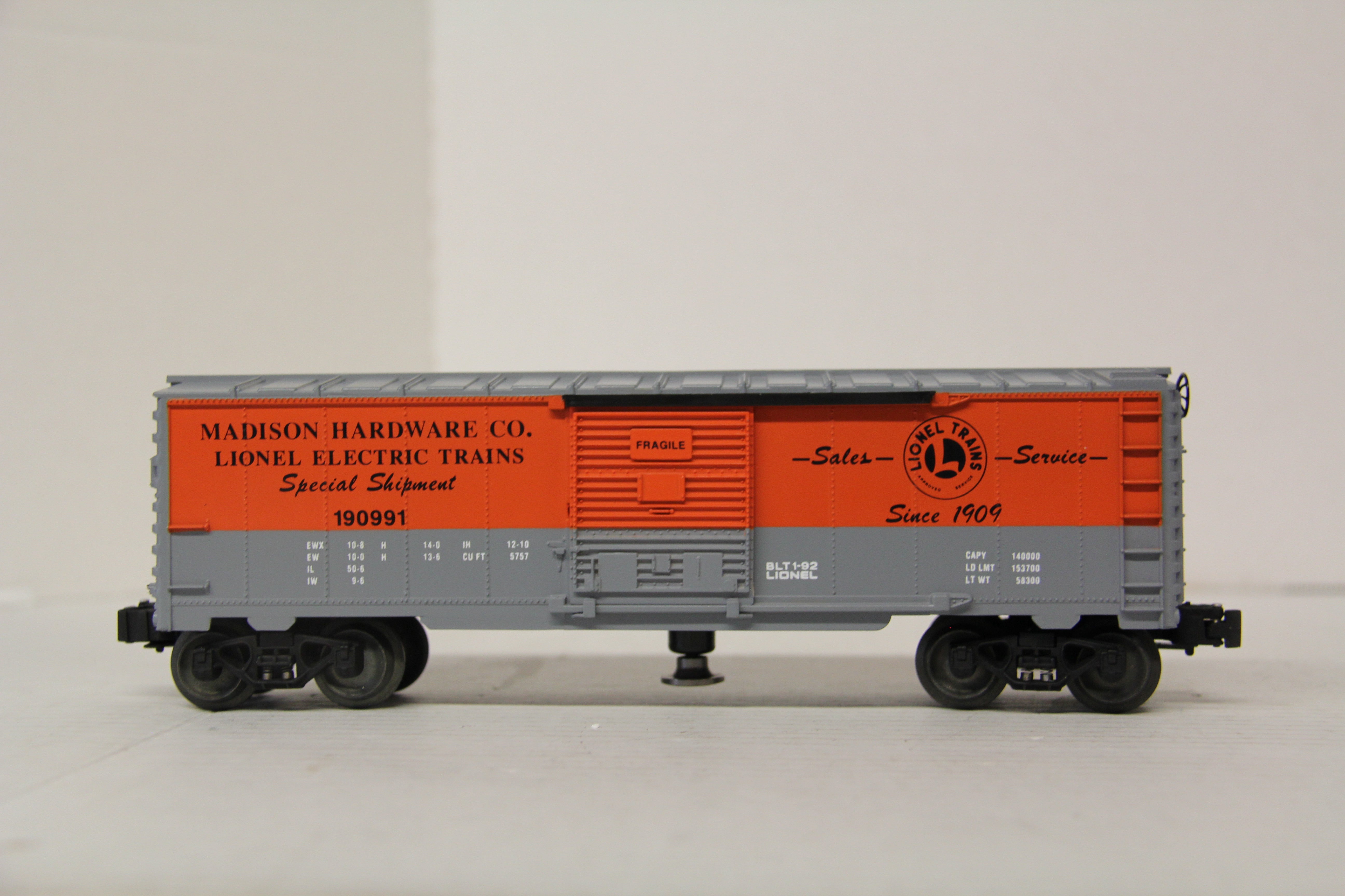 Lionel 6-19816 Madison Hardware Operating Boxcar-Second hand-M6498